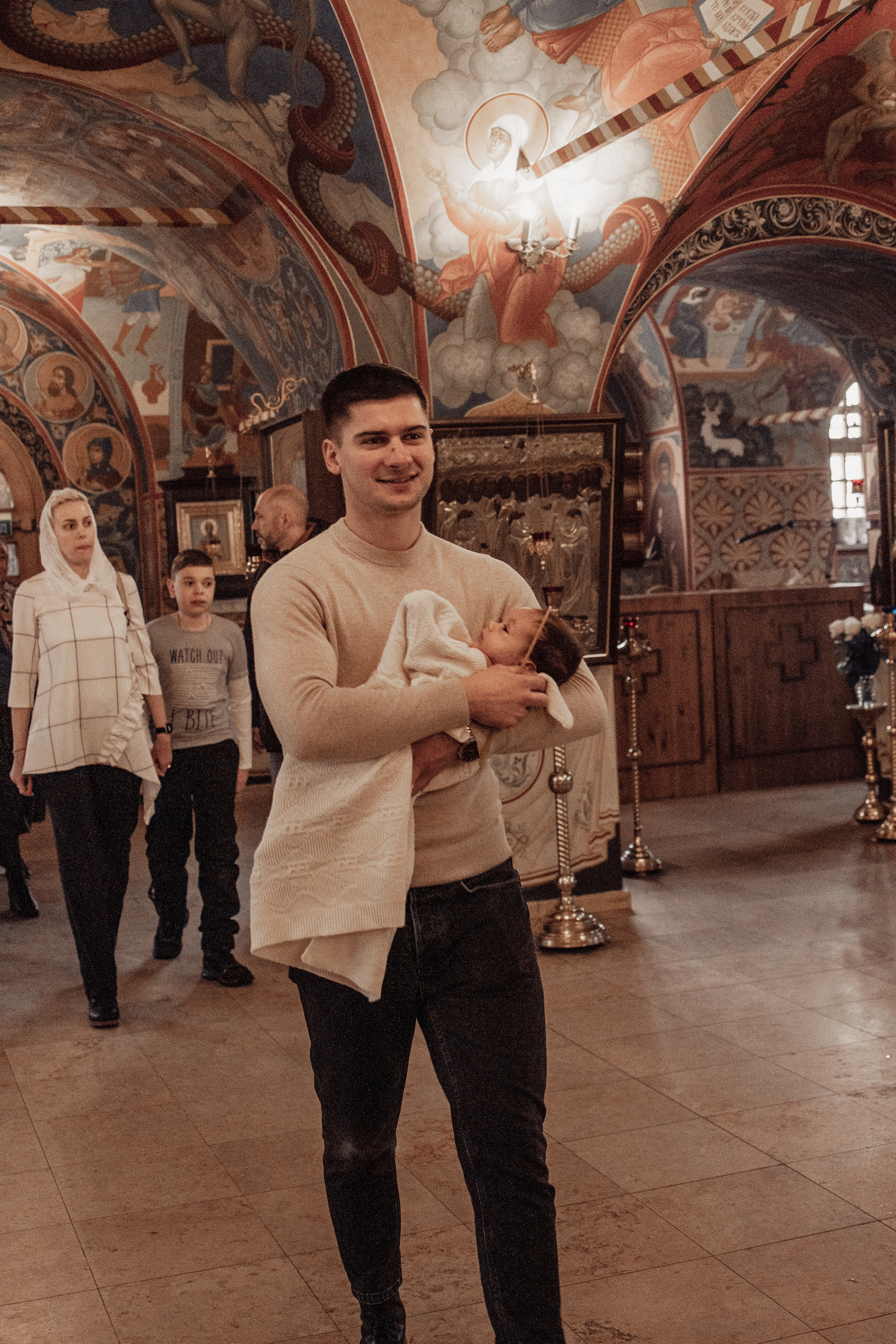 Крещение Маи. Главная