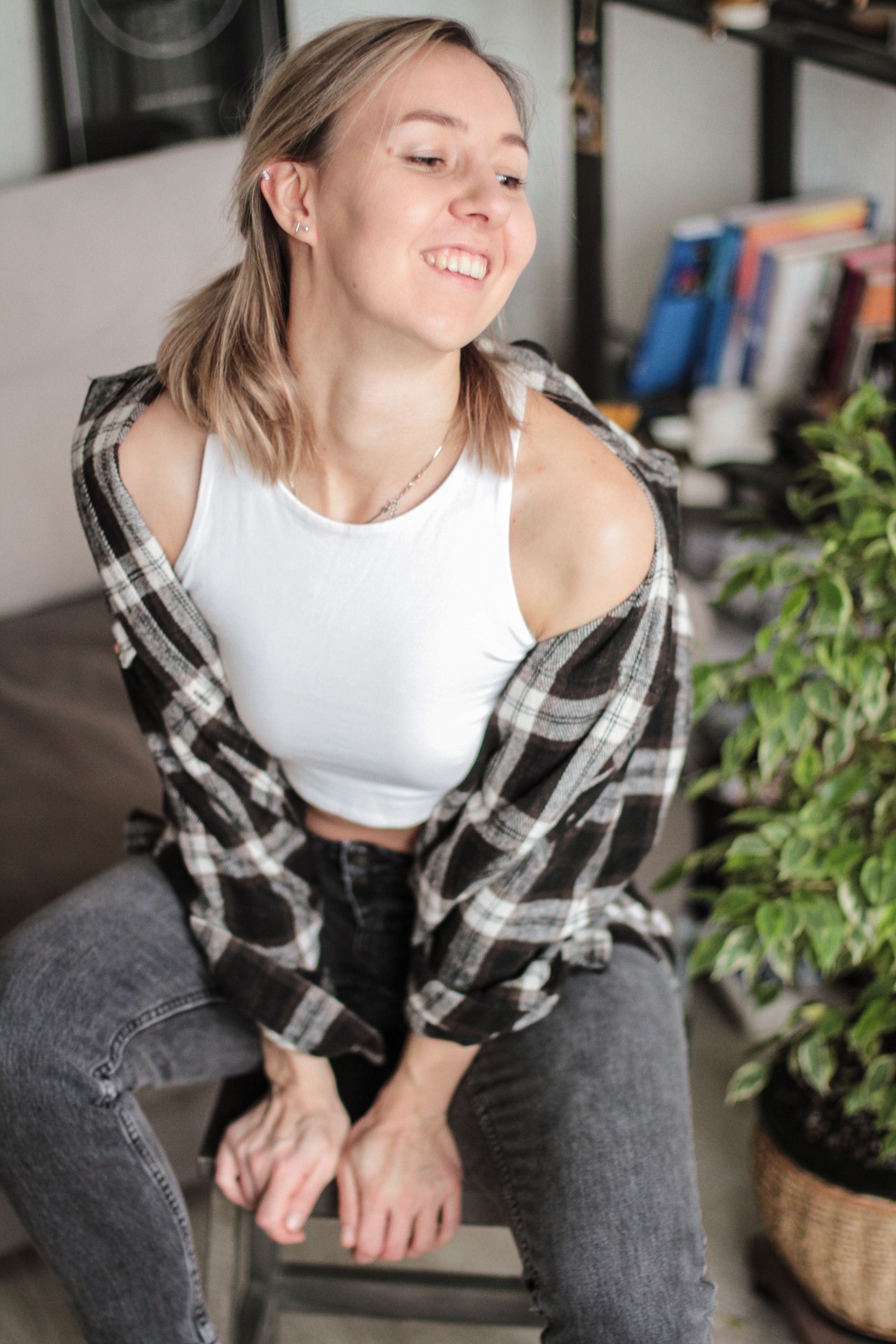 Нина. Главная