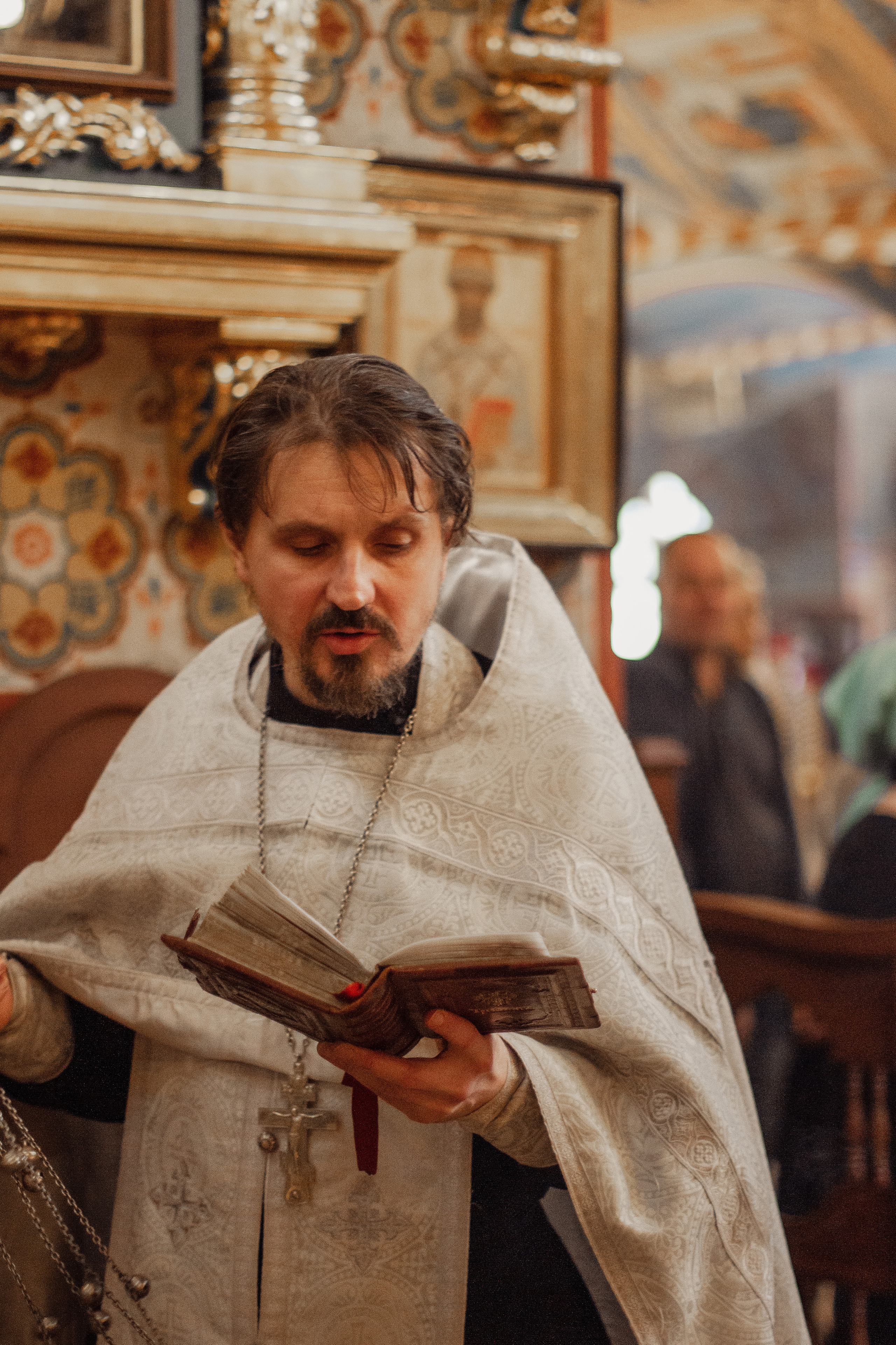 Крещение Маи. Главная