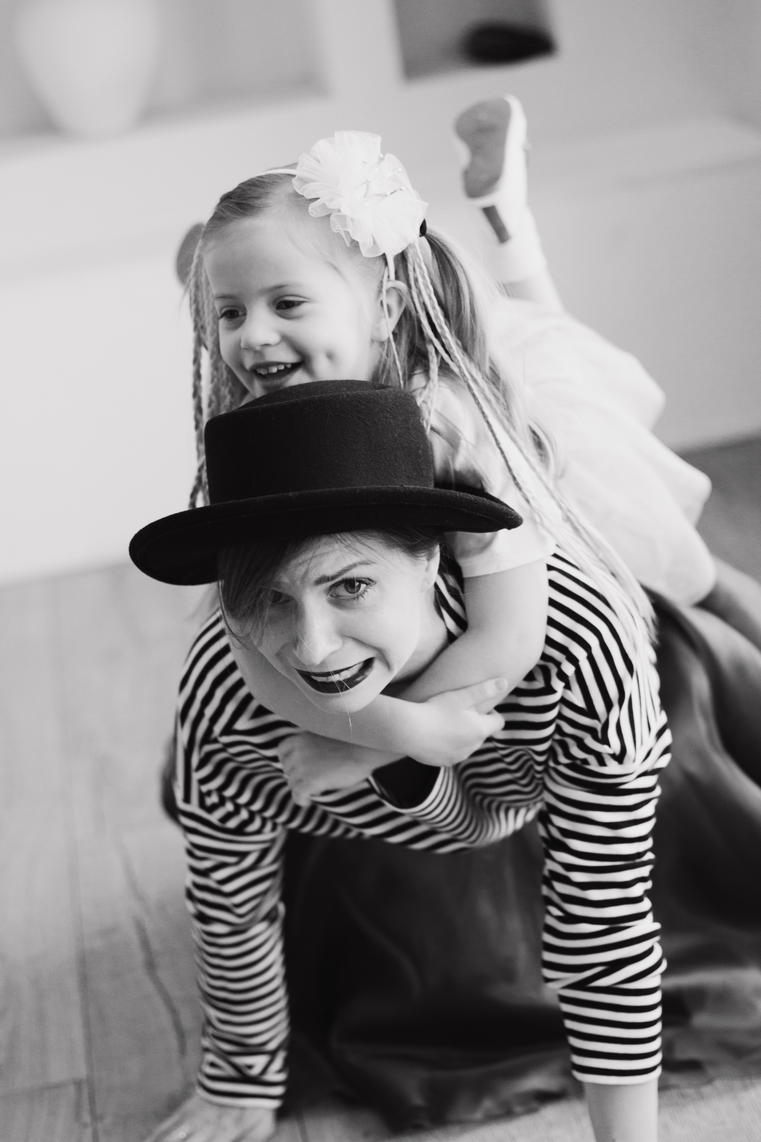 Ира и Таисия. Главная