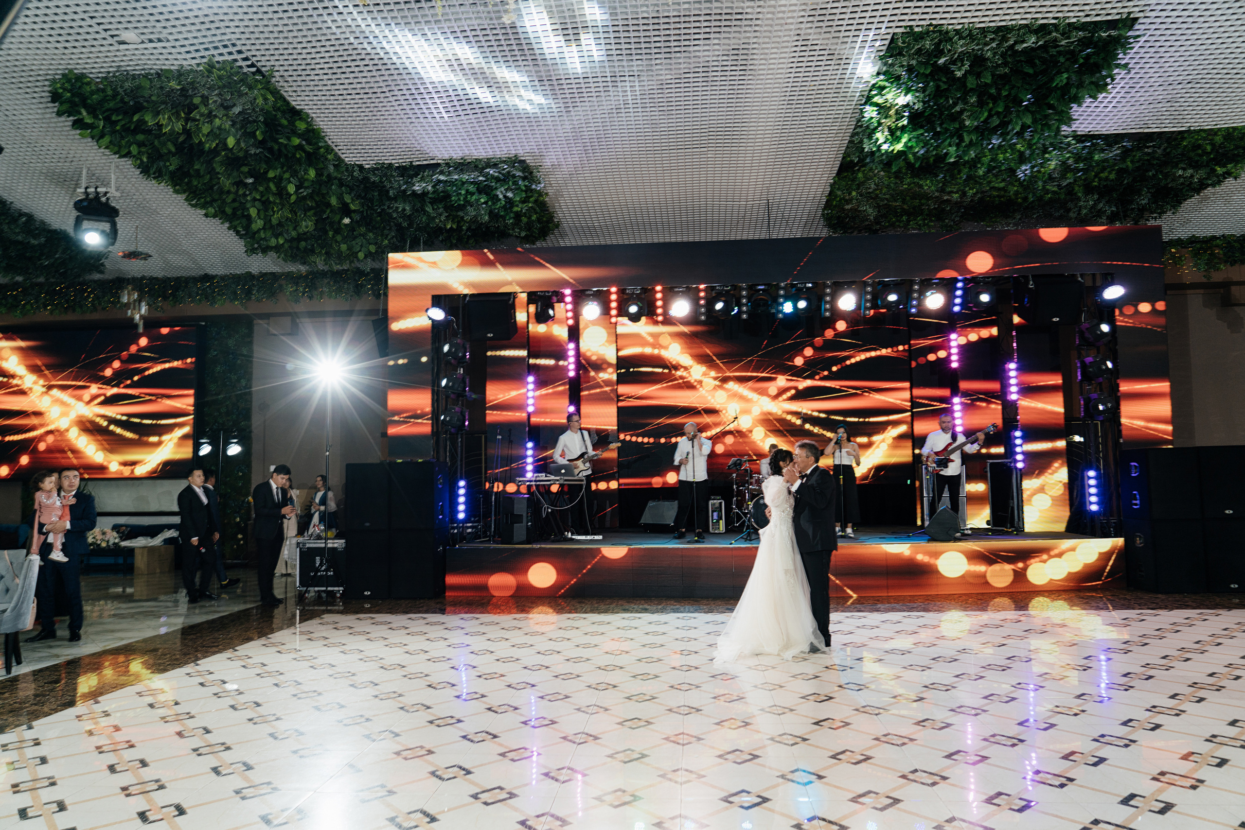 Uzatu. Свадебный фотограф алматы Шожебаев Кайрат