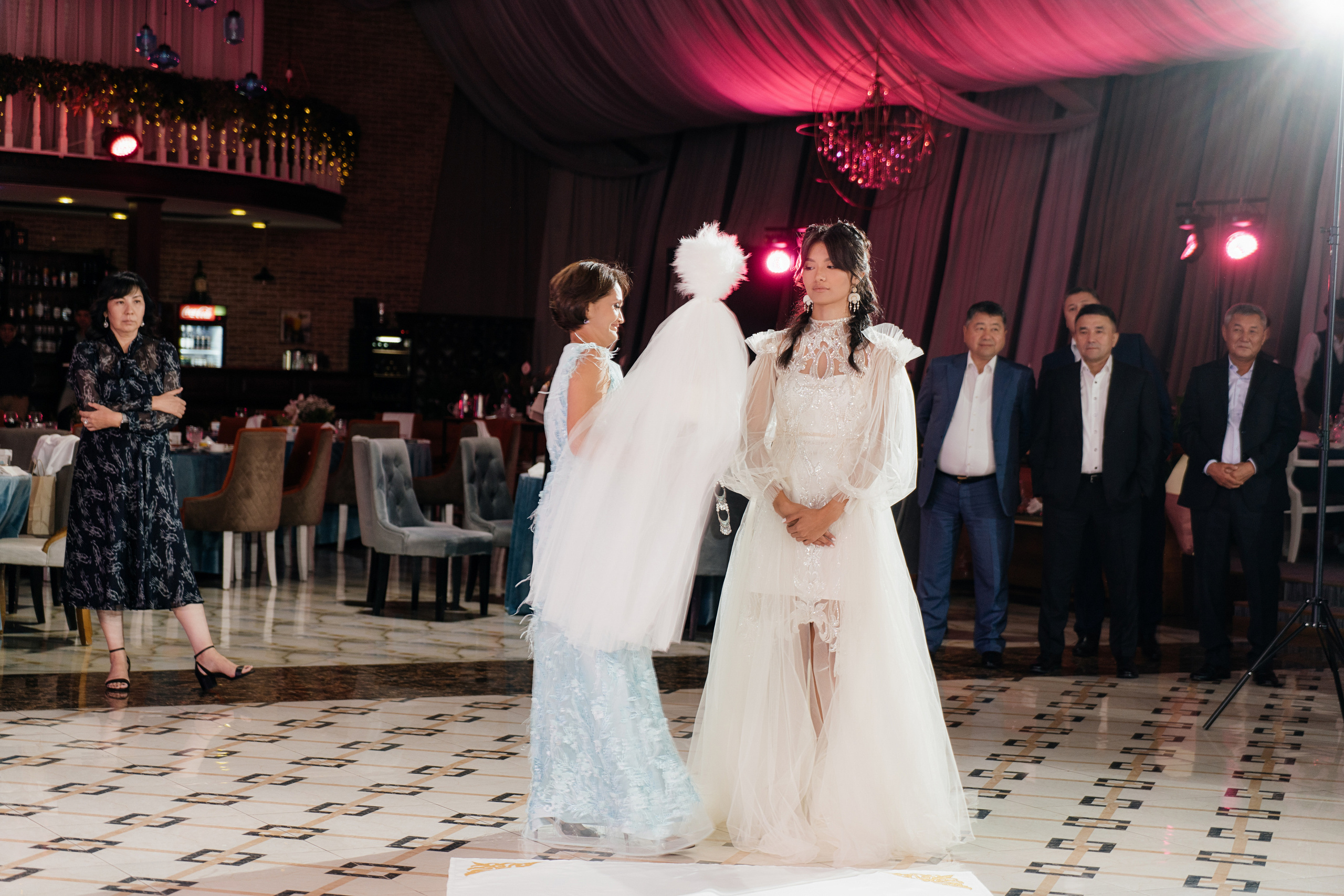 Uzatu. Свадебный фотограф алматы Шожебаев Кайрат