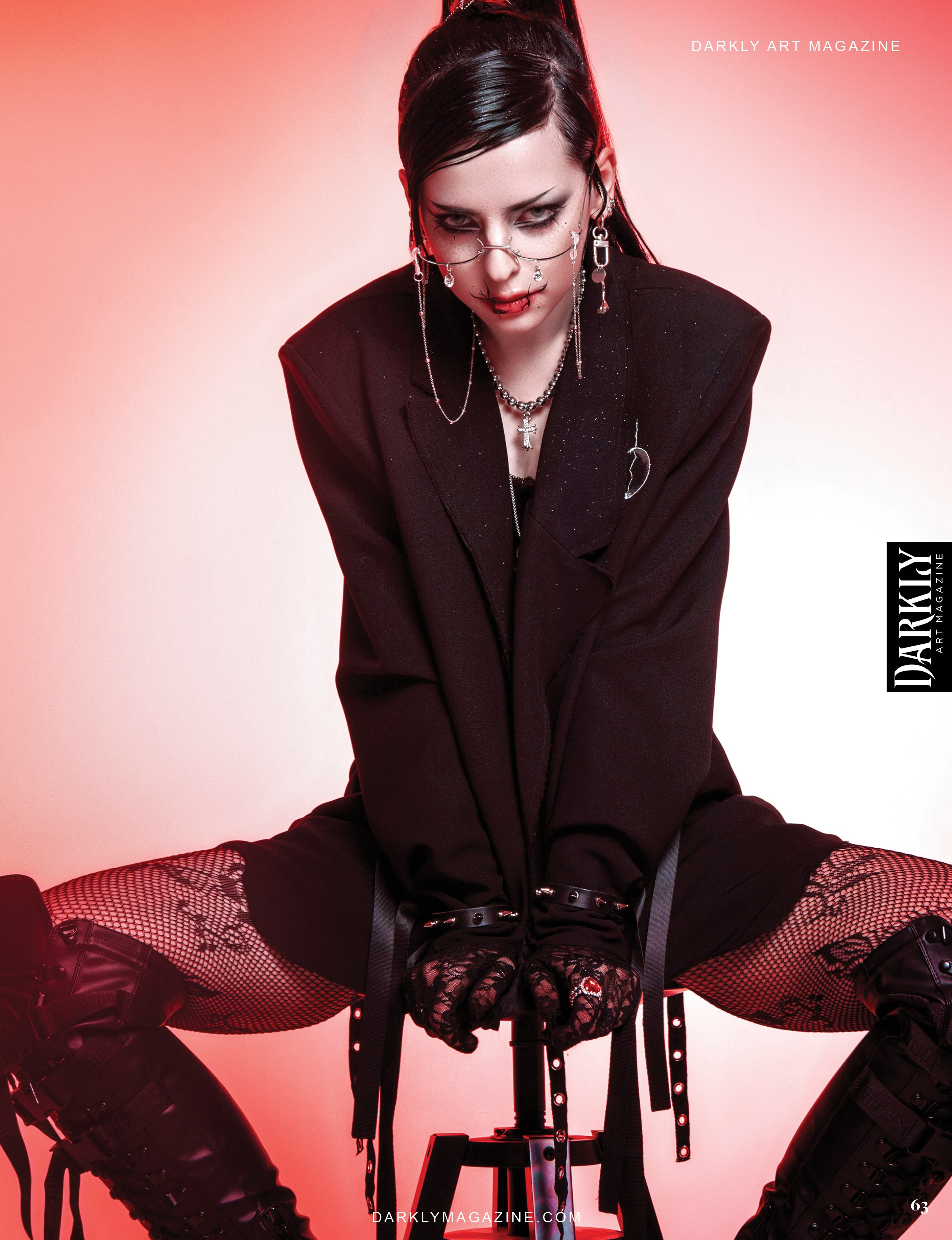 DARKLY: DIVA. Polaroud love