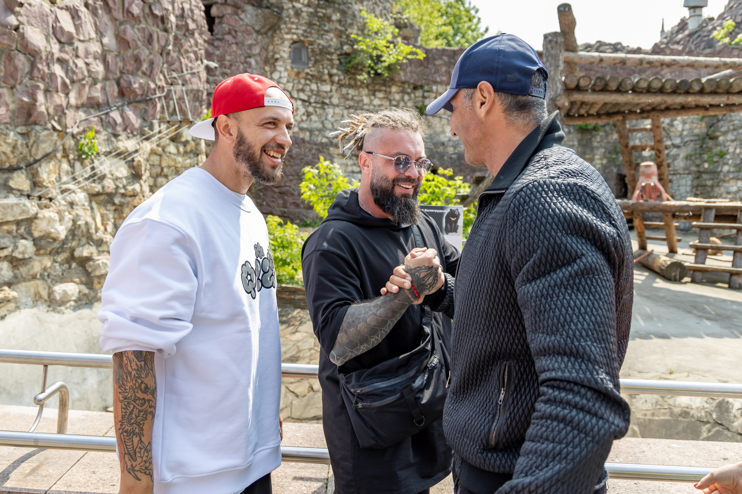 Белогрудый гималайский медведь стал талисманом «Русского Радио». Репортажный, семейный и студийный фотограф в Москве Демин Алексей