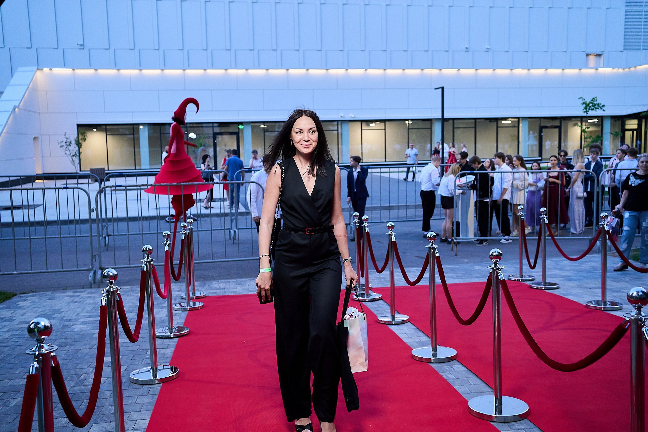 Выпускной 2024 концертный зал Академия ВТБ. Фотограф и Видеограф в Москве. Олег Корушев