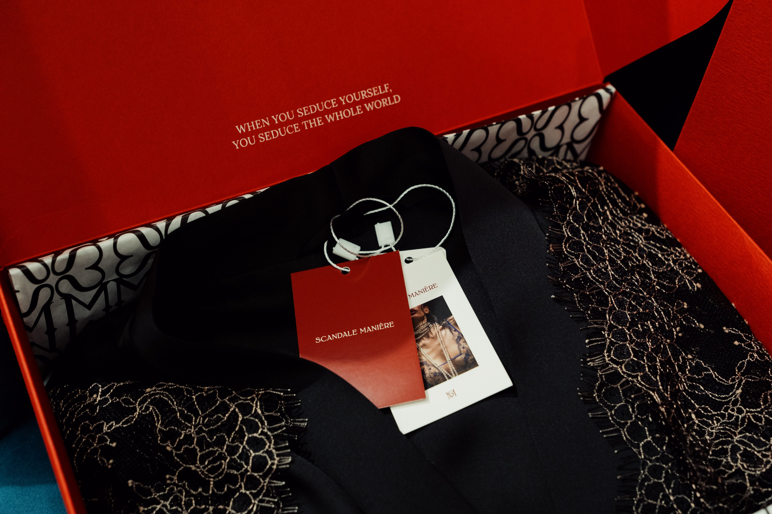 SCANDALE MANIERE. Репортажный и портретный фотограф в Москве Илья Спиридонов