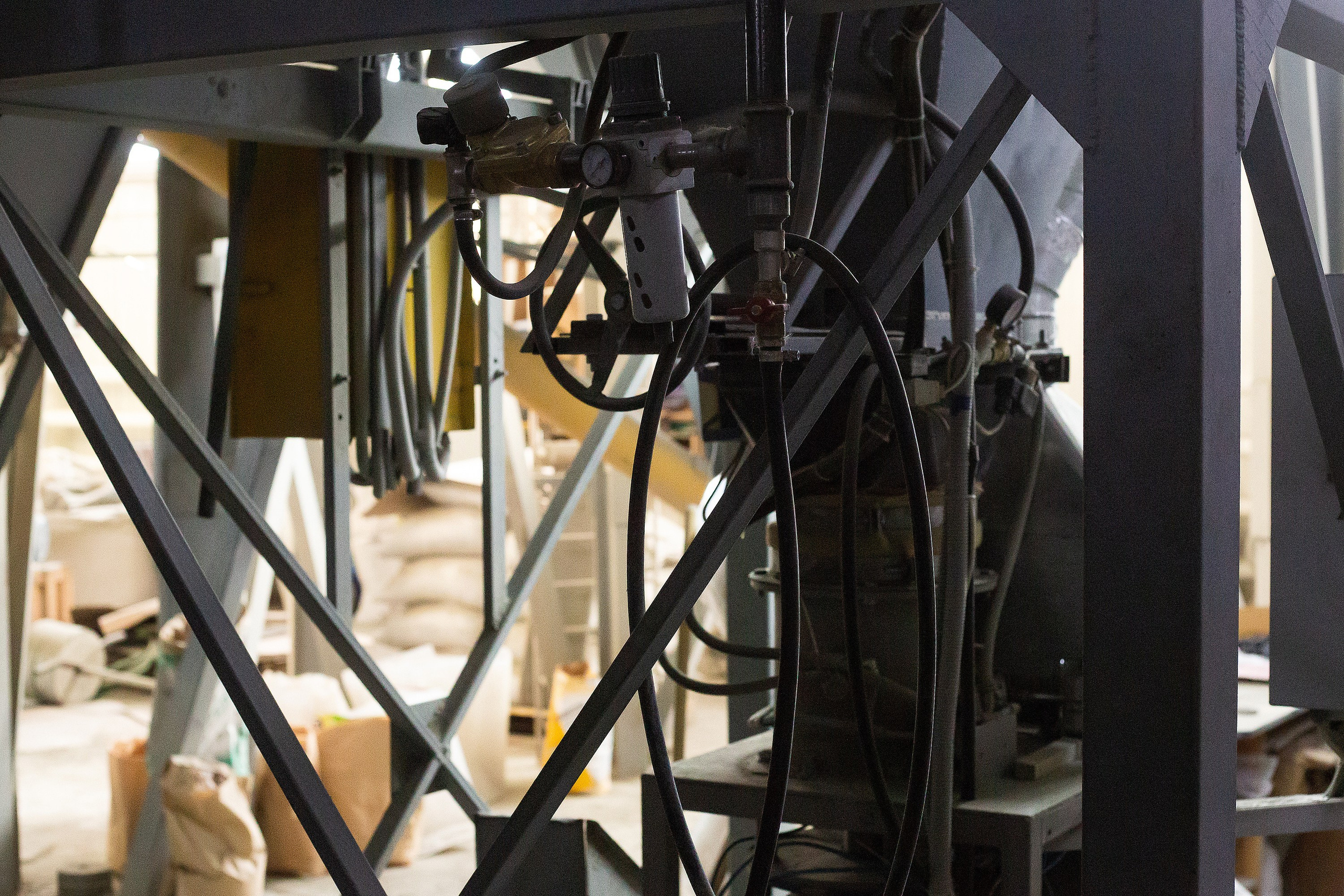 Фотографии с производства. Roman — Репортажный фотограф в Новосибирске