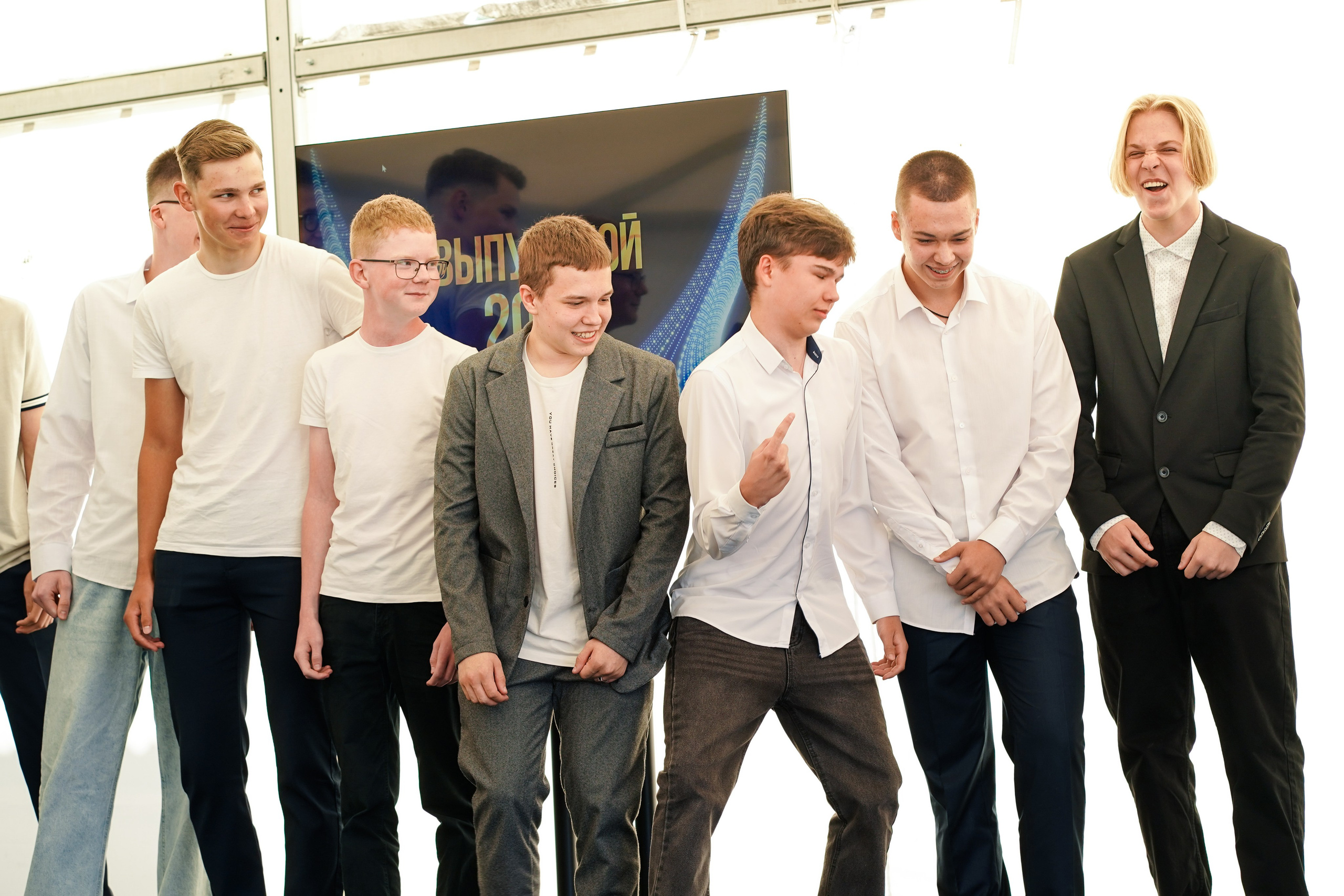 Выпускной 9 класса школа 19 в Коматек. Семейный и портретный фотограф в Екатеринбурге Анна Лобанова