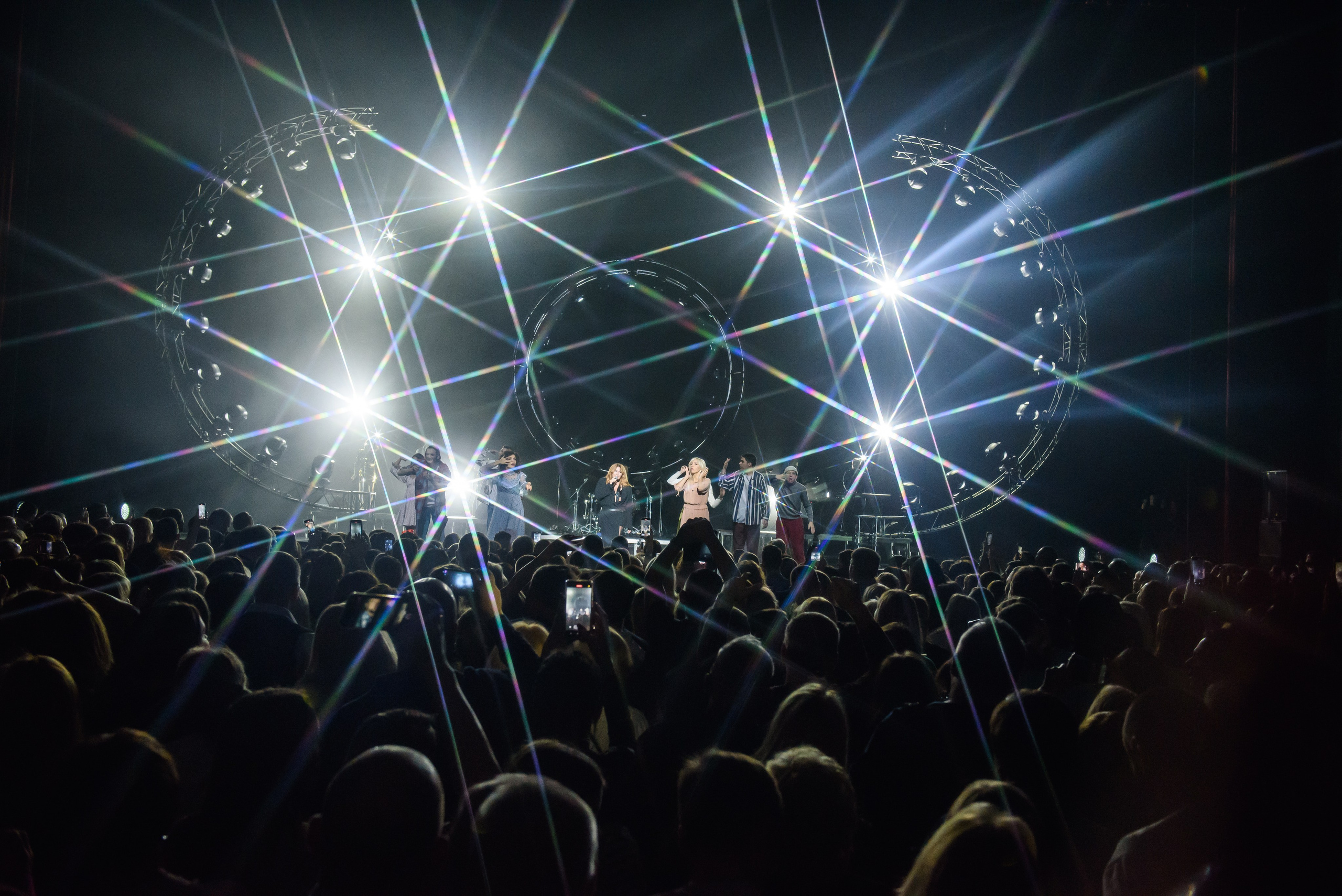 Дискотека 80-90-2000х — «Имена на все времена», Крокус Сити Холл. Бренд-фотограф для экспертов и блогеров в Москве Влада Горбовская