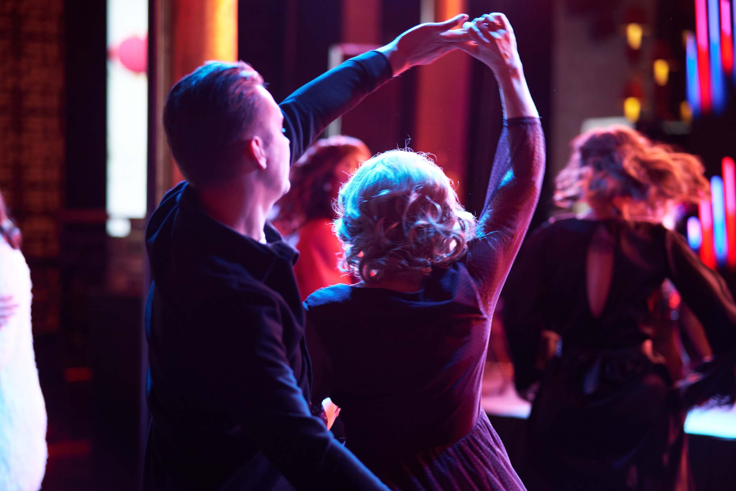 Репортажная съёмка корпоратива и концерта Елки в Петербурге и Москве