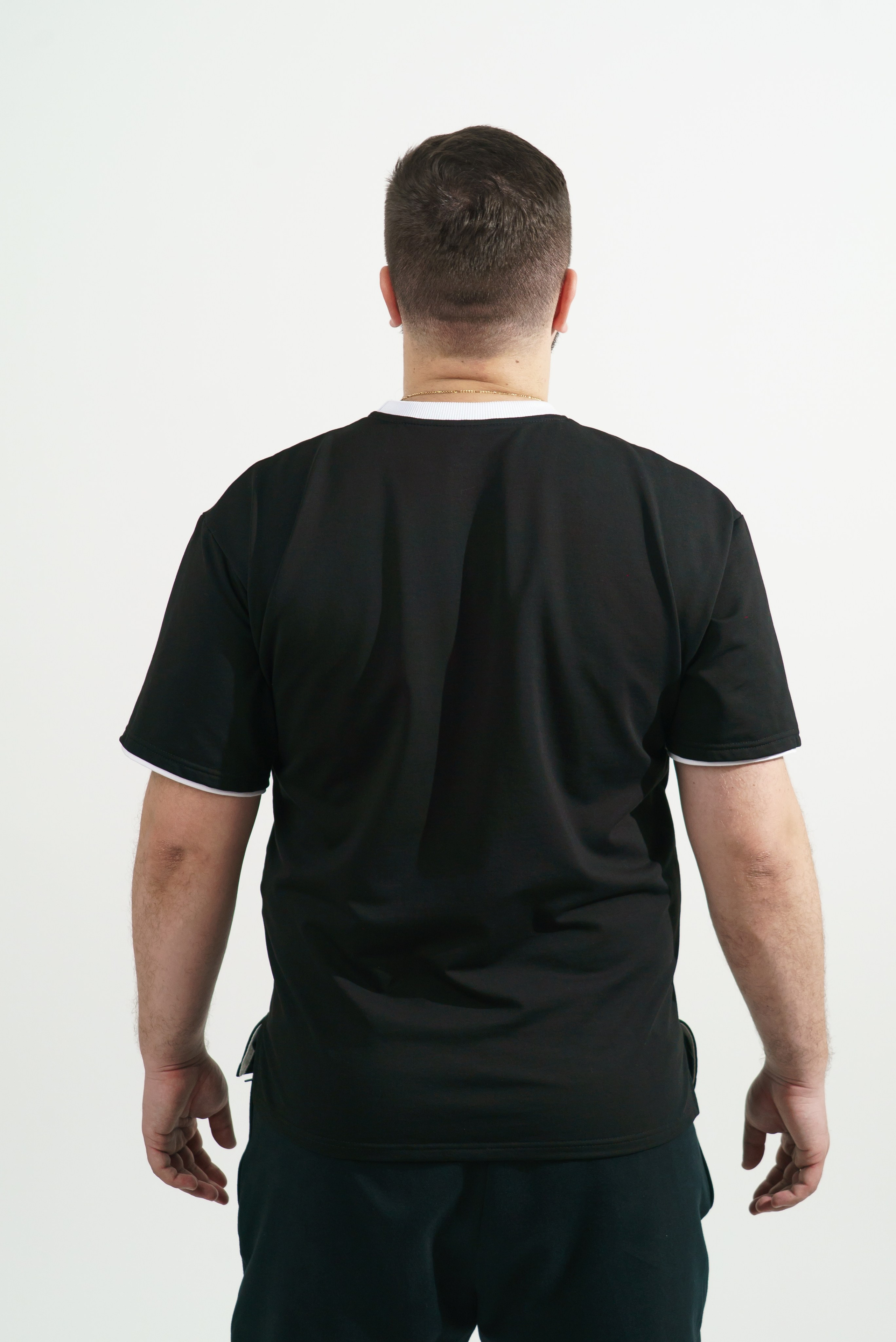 Предметная фотосъемка одежды для Wildberries и Ozon — бренды Краснодара. Фото и видеосъемка одежды для маркетплейсов Ozon, Wildberries. Шедевры для Вас! Фотограф и Видеограф в Краснодаре Пахиев Руслан