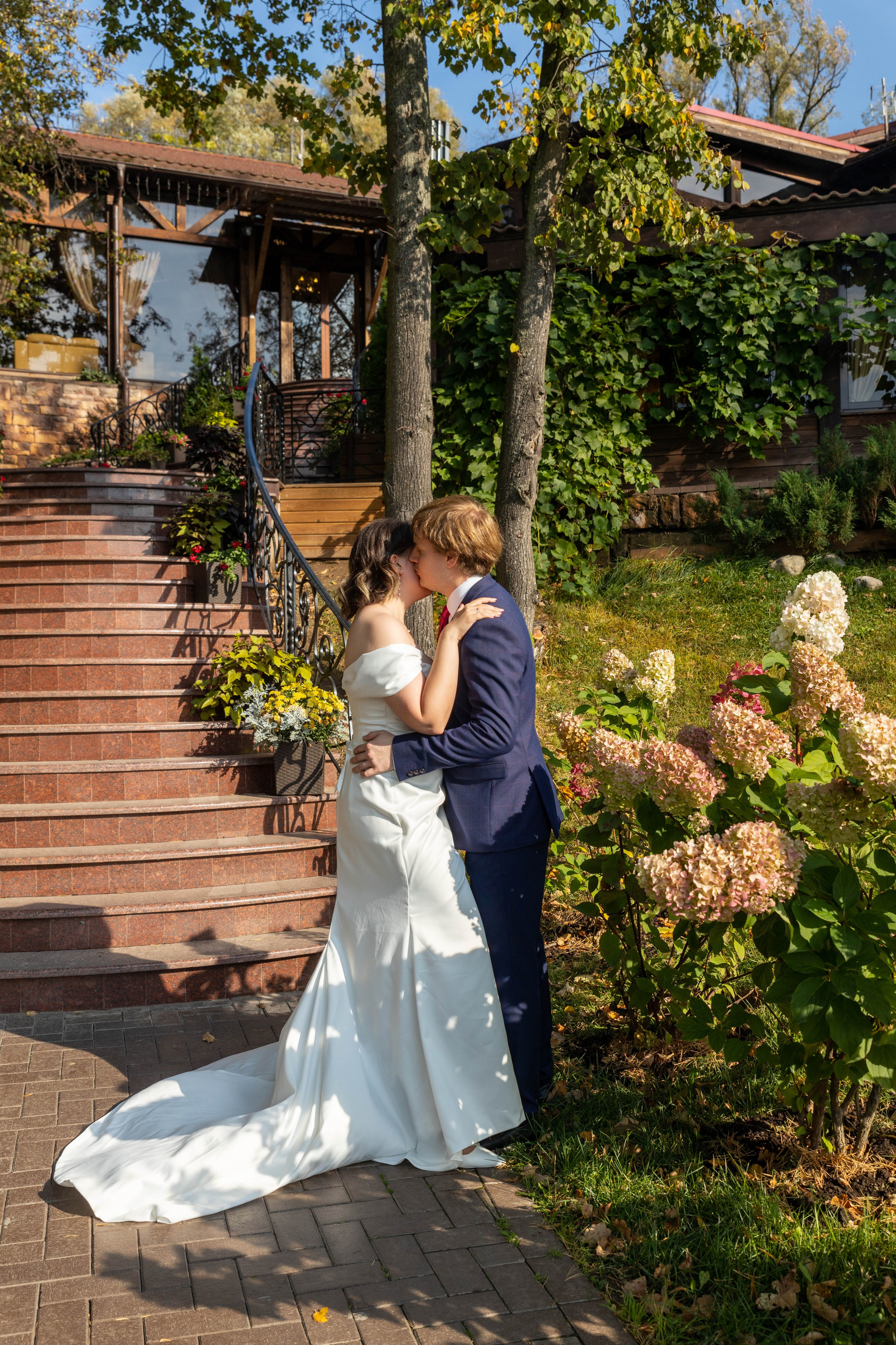 Свадебный день в Москве. Свадебный фотограф Александра Мяскова