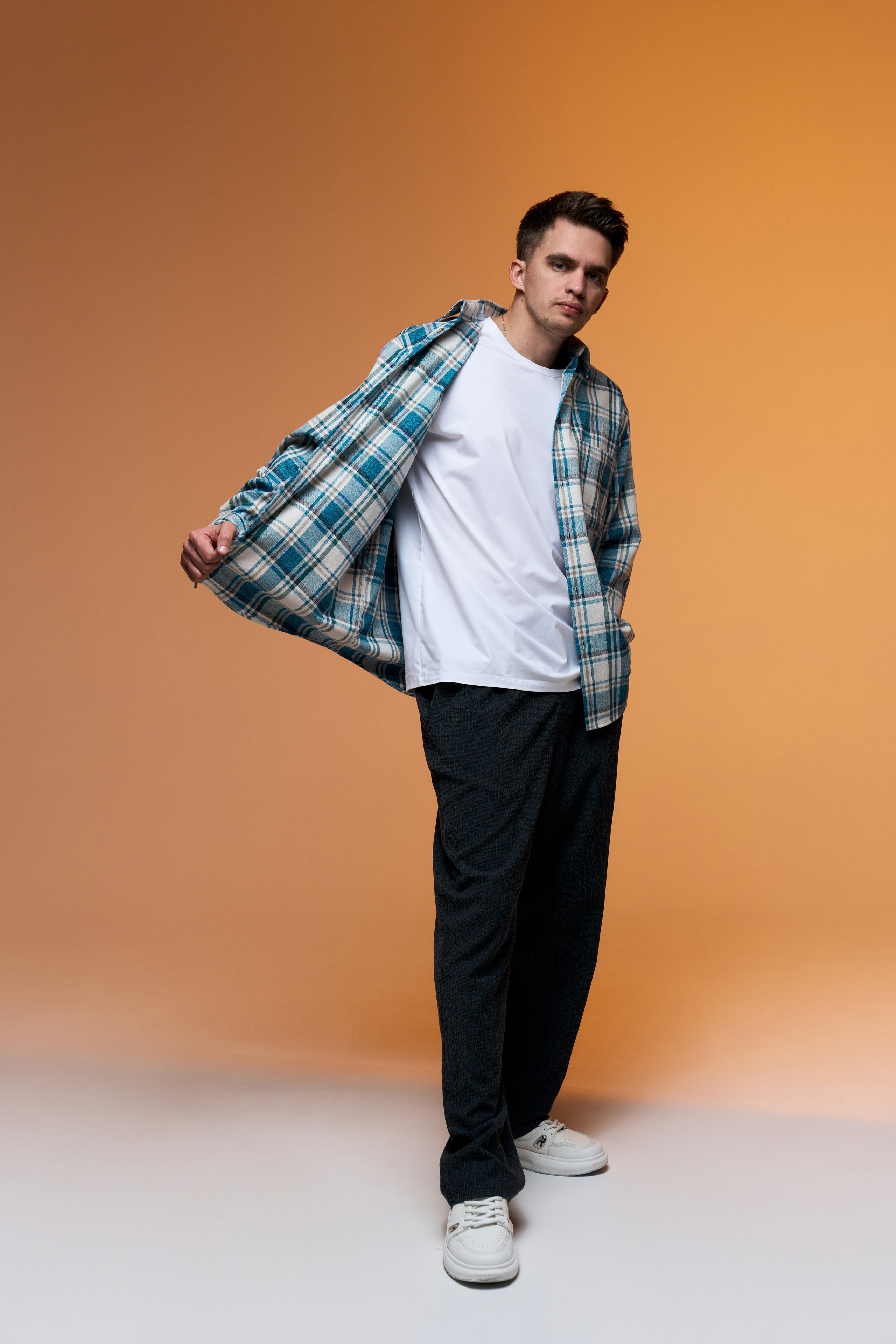 Студийная для бренда. Иван Упоров — фотограф, рилсмейкер чебоксары