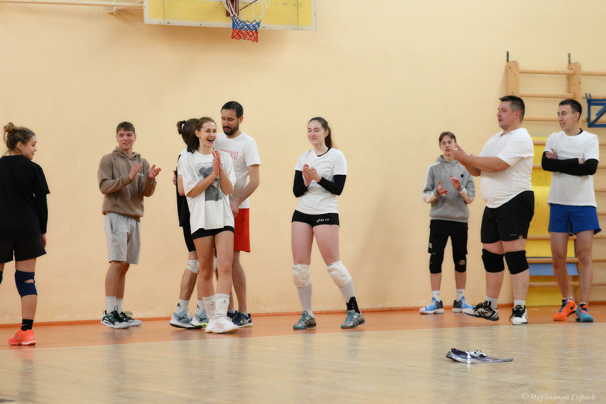 Новогодний турнир по волейболу. Ижевск. 15.12.2023. Спортивный репортажный фотограф в Ижевске Сергей Мерзляков