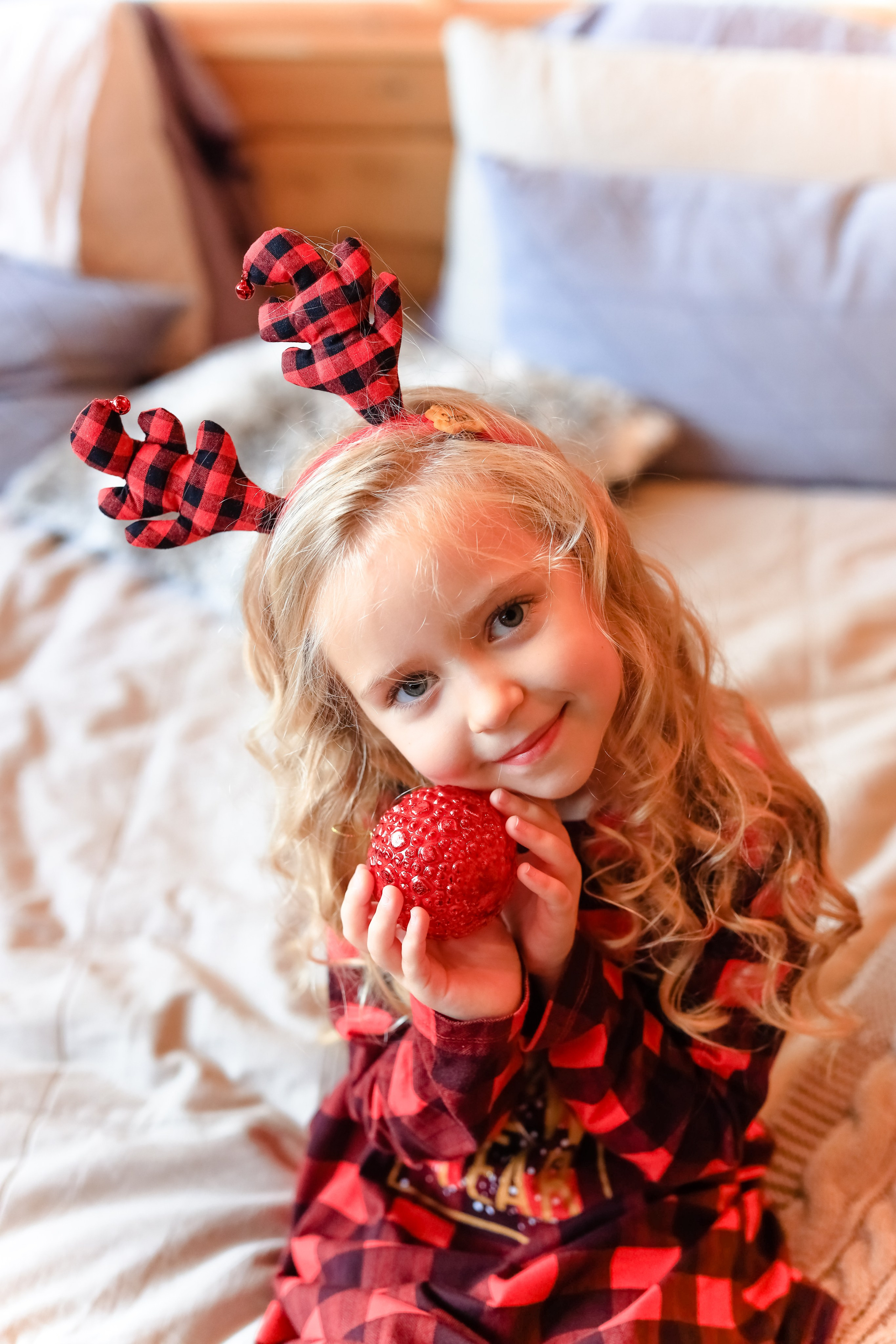 Новогодняя фотосессия с Дедом Морозом в усадьбе с подарками