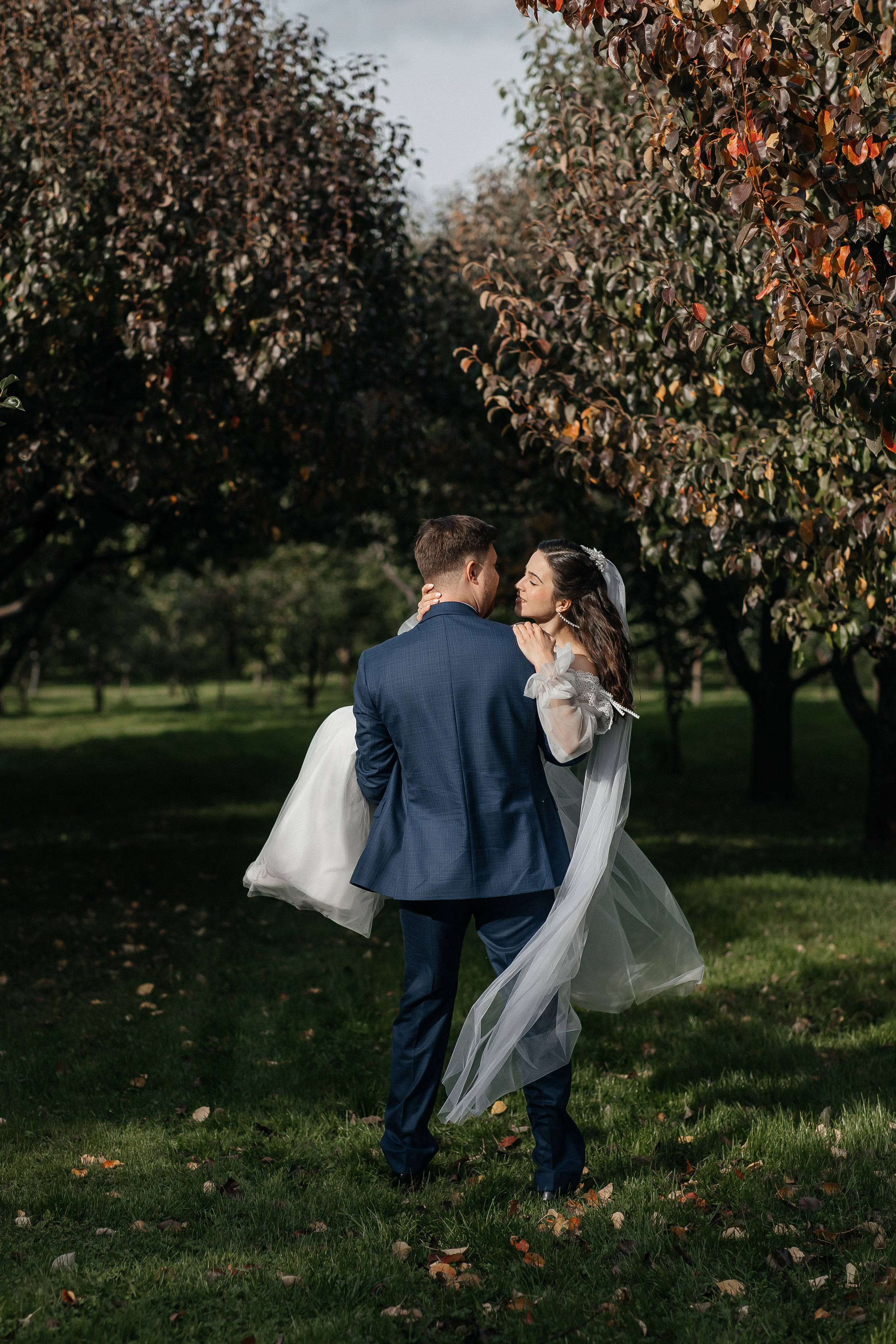 Свадебная фотосессия на ВДНХ. Свадебный фотограф в Москве Дарья Олендарёва