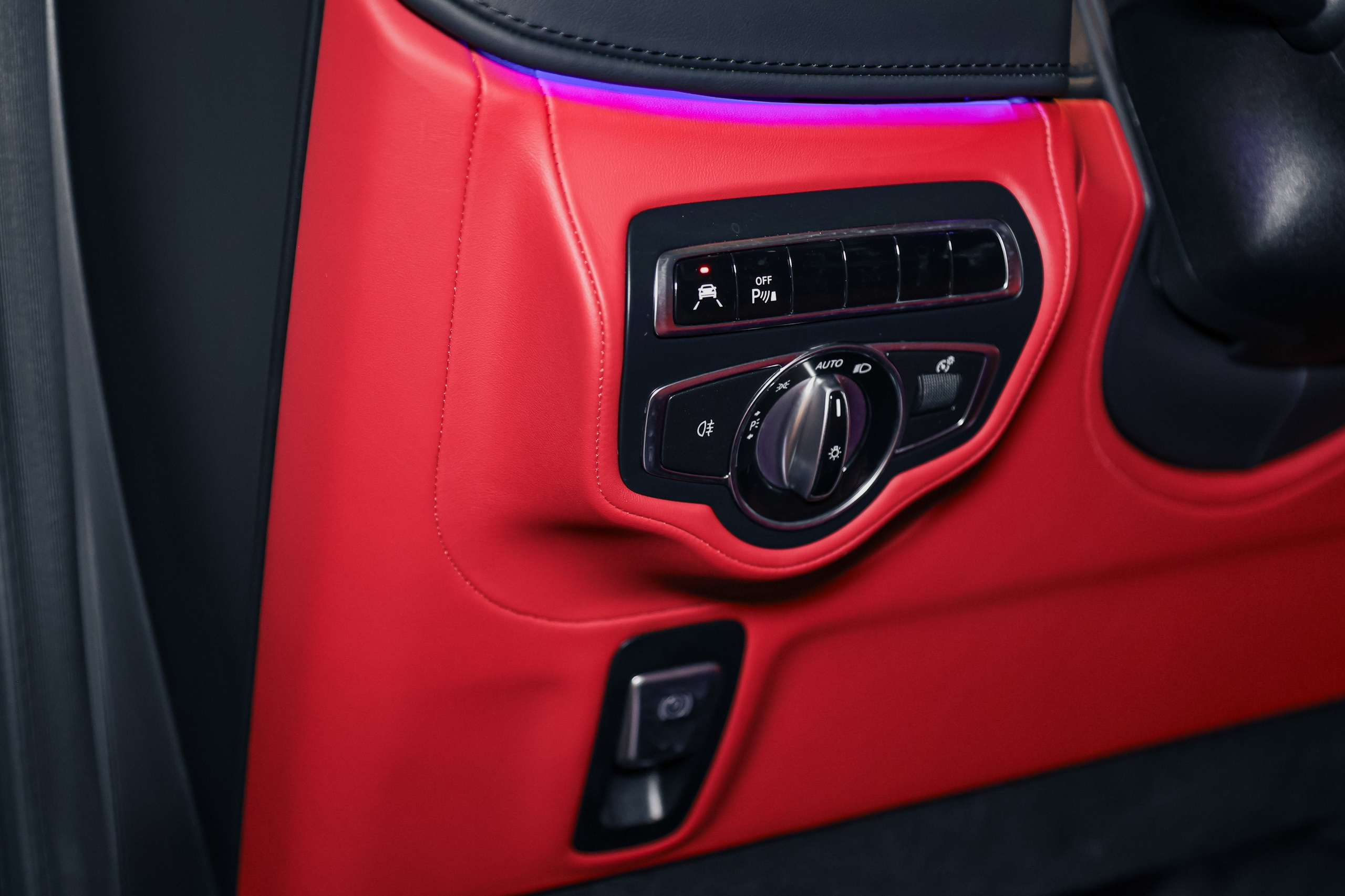 2022 MERCEDES BENZ G63 AMG $235,000 / 16,414 KM ODOMETER. Mixturecaptures