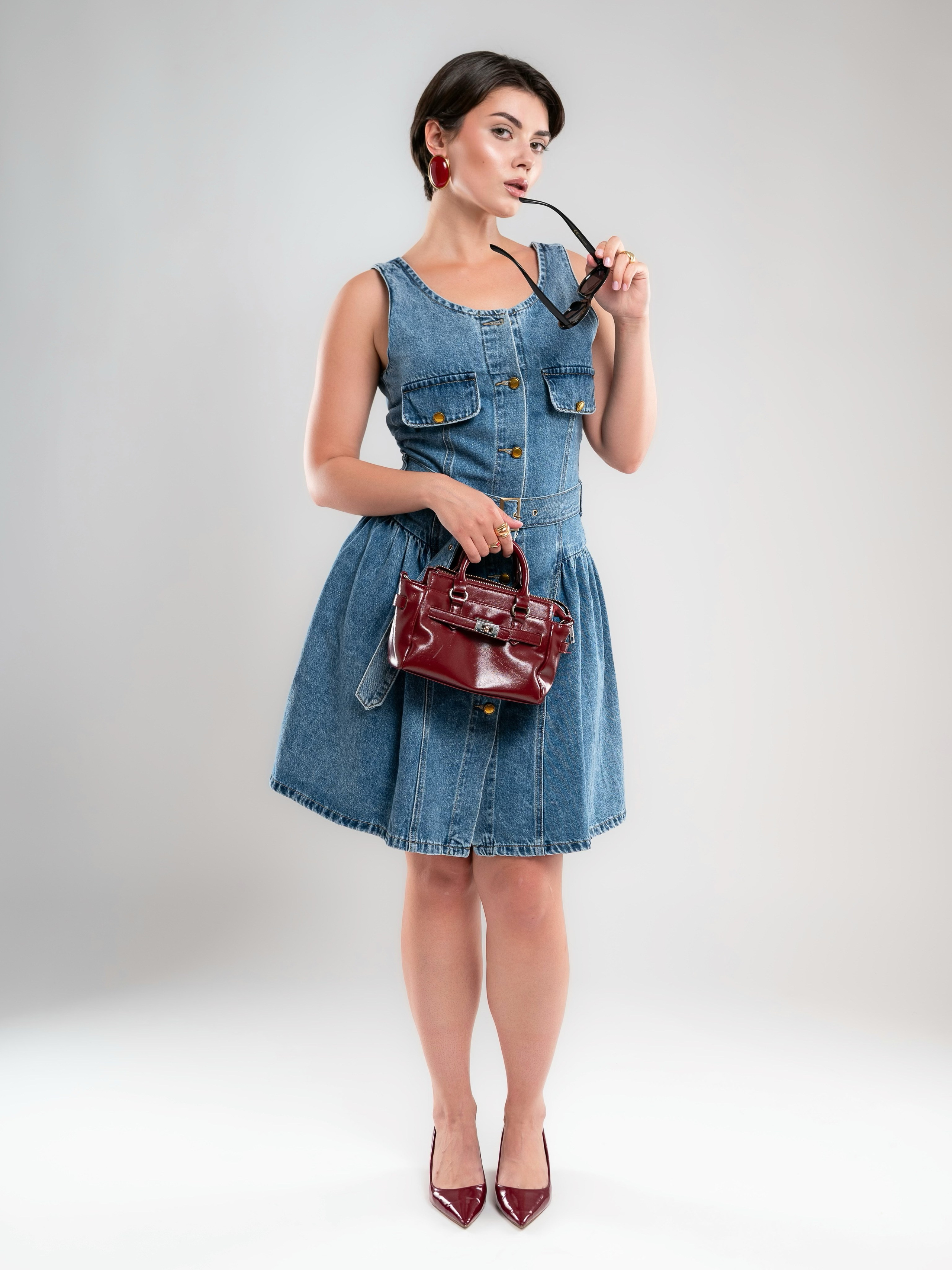 Джинсовый сарафан на 2х моделях. Предметный фотограф, фото для маркетплейсов Пятигорск, КМВ