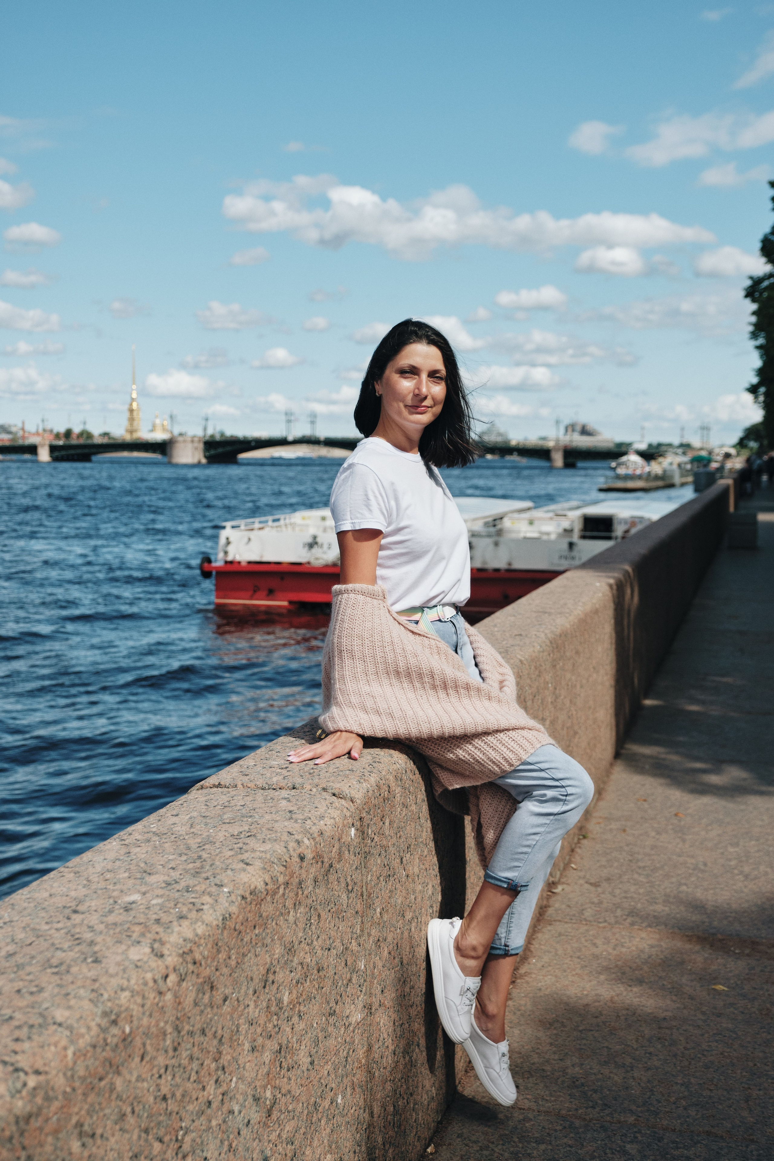 Уличная прогулка по СПб, портретный фотограф. Семейные и свадебные фотосессии в СПб, в студии, на улице, на природе