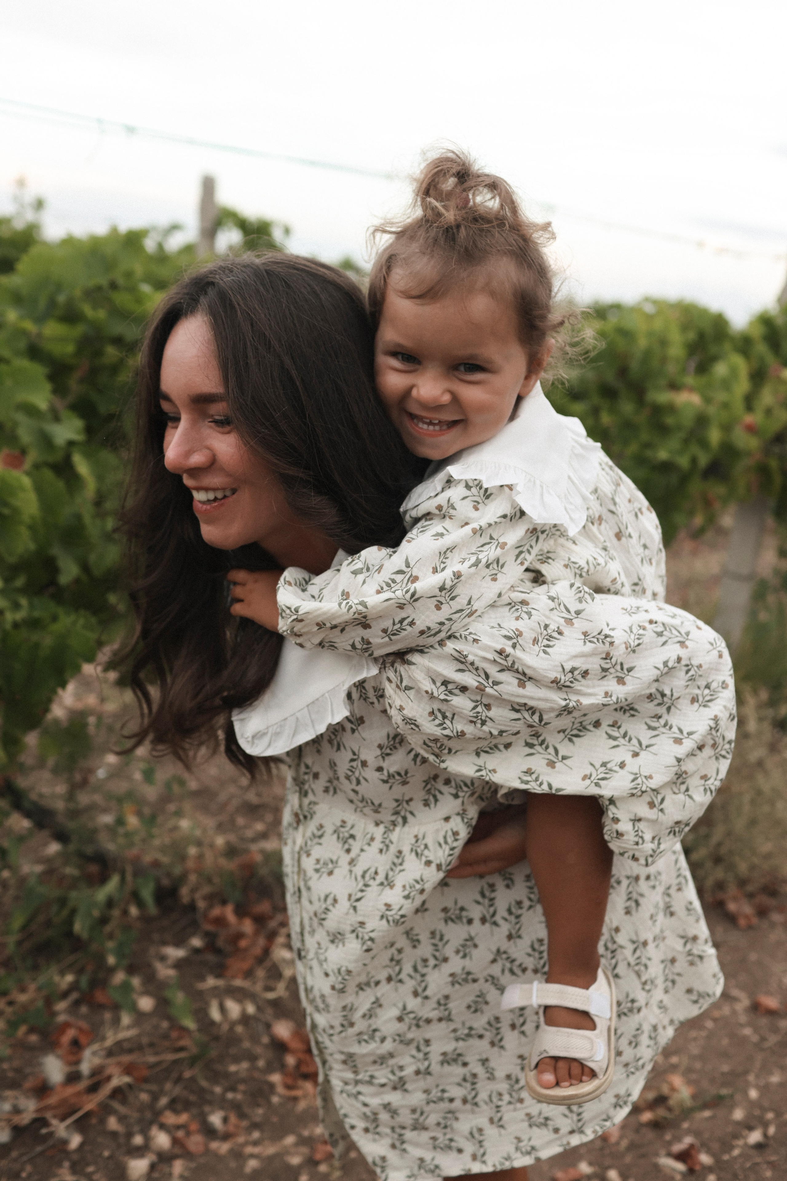 Пойдем, словлю тебе кузнечика. Свадебный и портретный фотограф. Видеограф на Свадьбу. Севастополь, Ялта, Симферополь, Крым