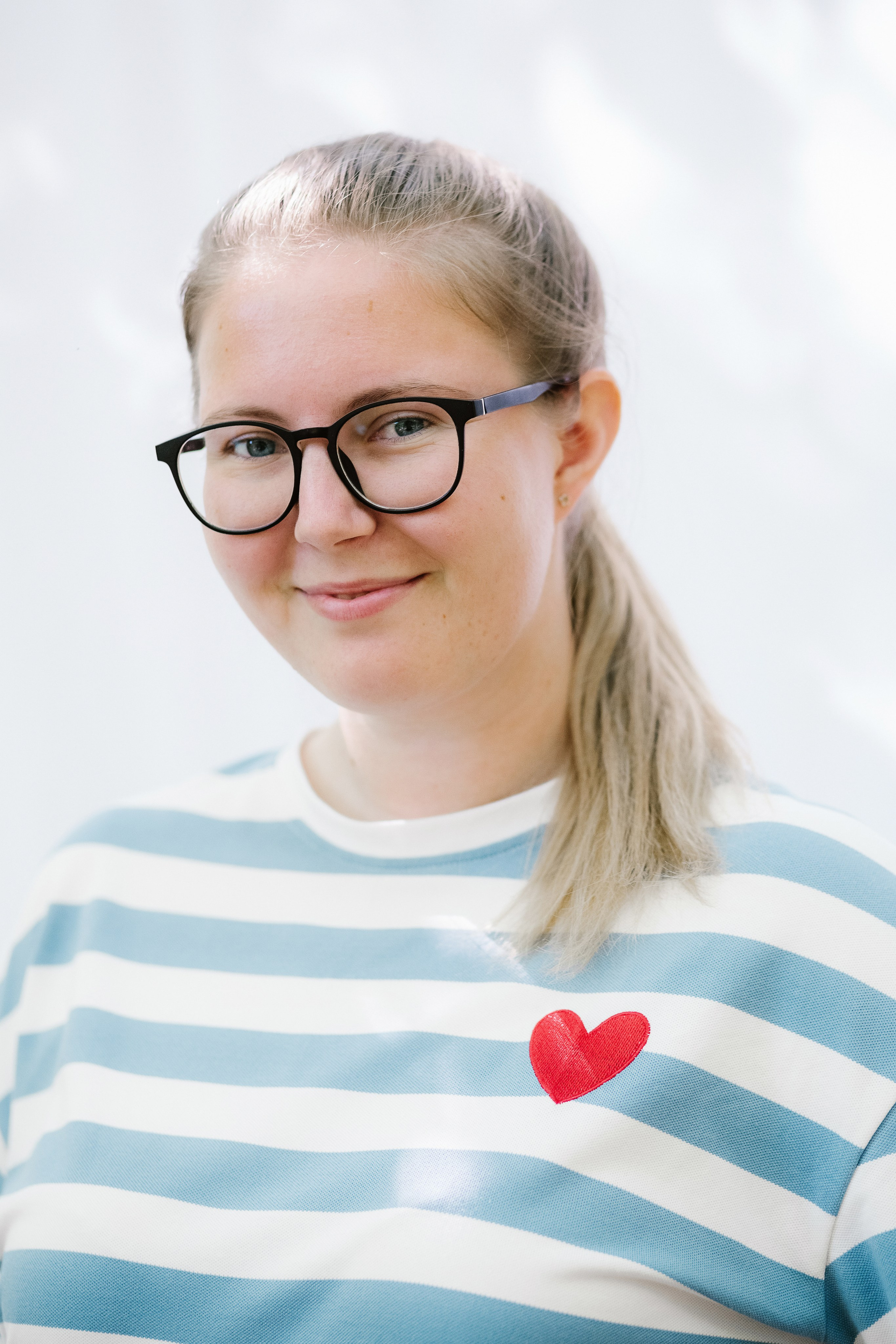 Ощущение леса в городе! Портреты на Белом Фоне в Дубках Таганрога. Свадебный и семейный фотограф в Таганроге Бакарюк Антон