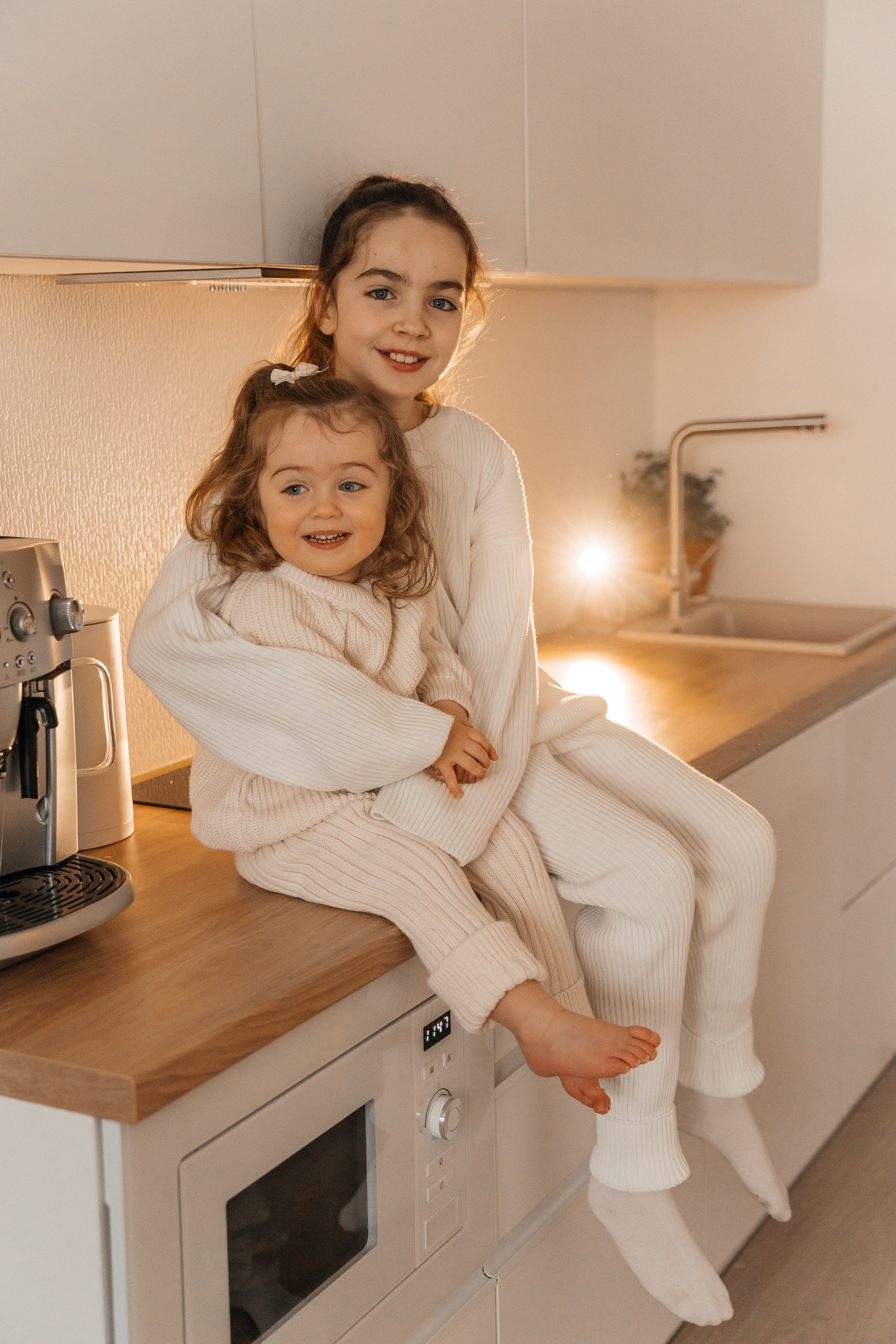 Максим, Катя, Лена и Ева. Волик Мария