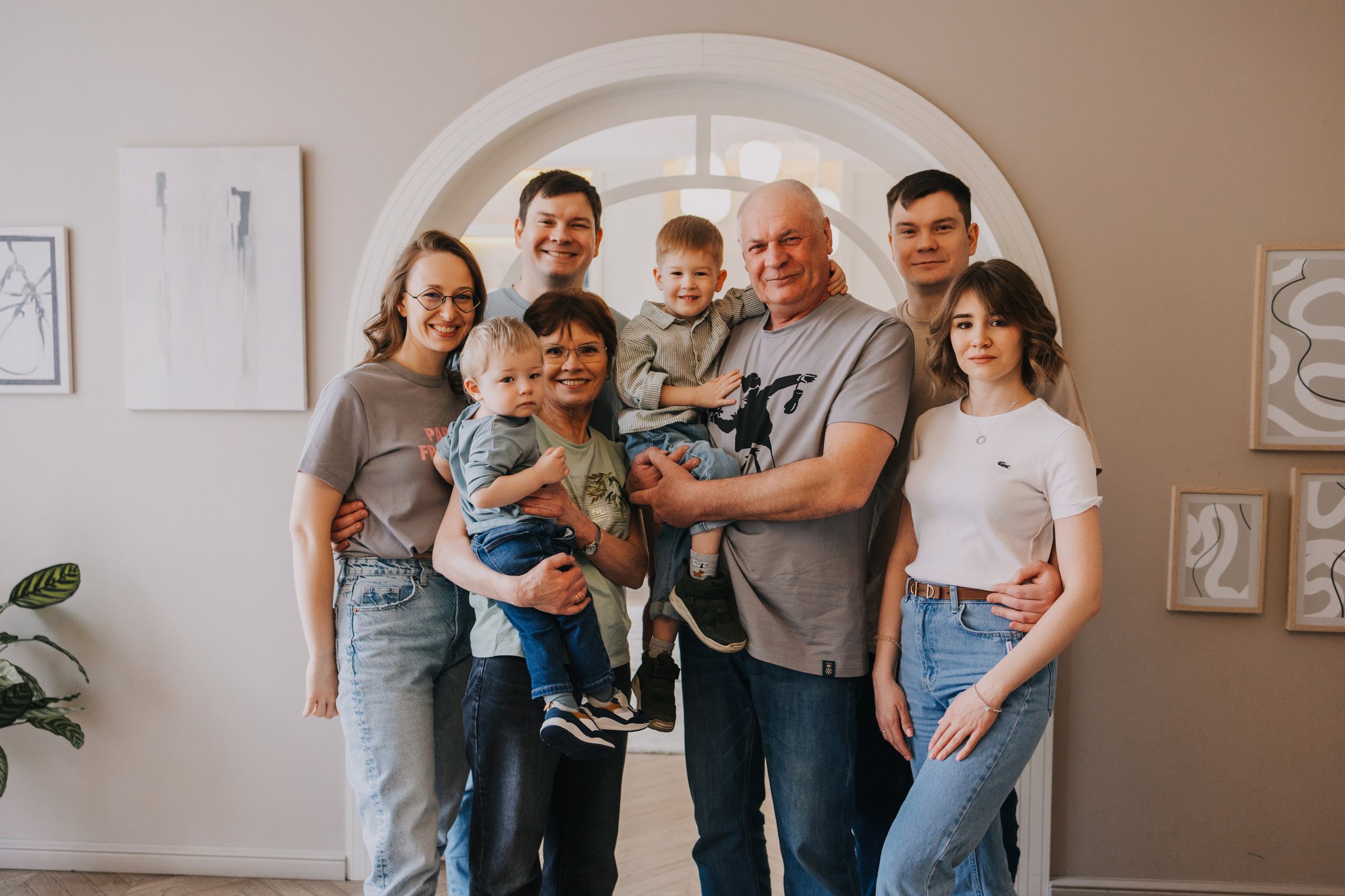 Большая семья. Домашняя фотосессия