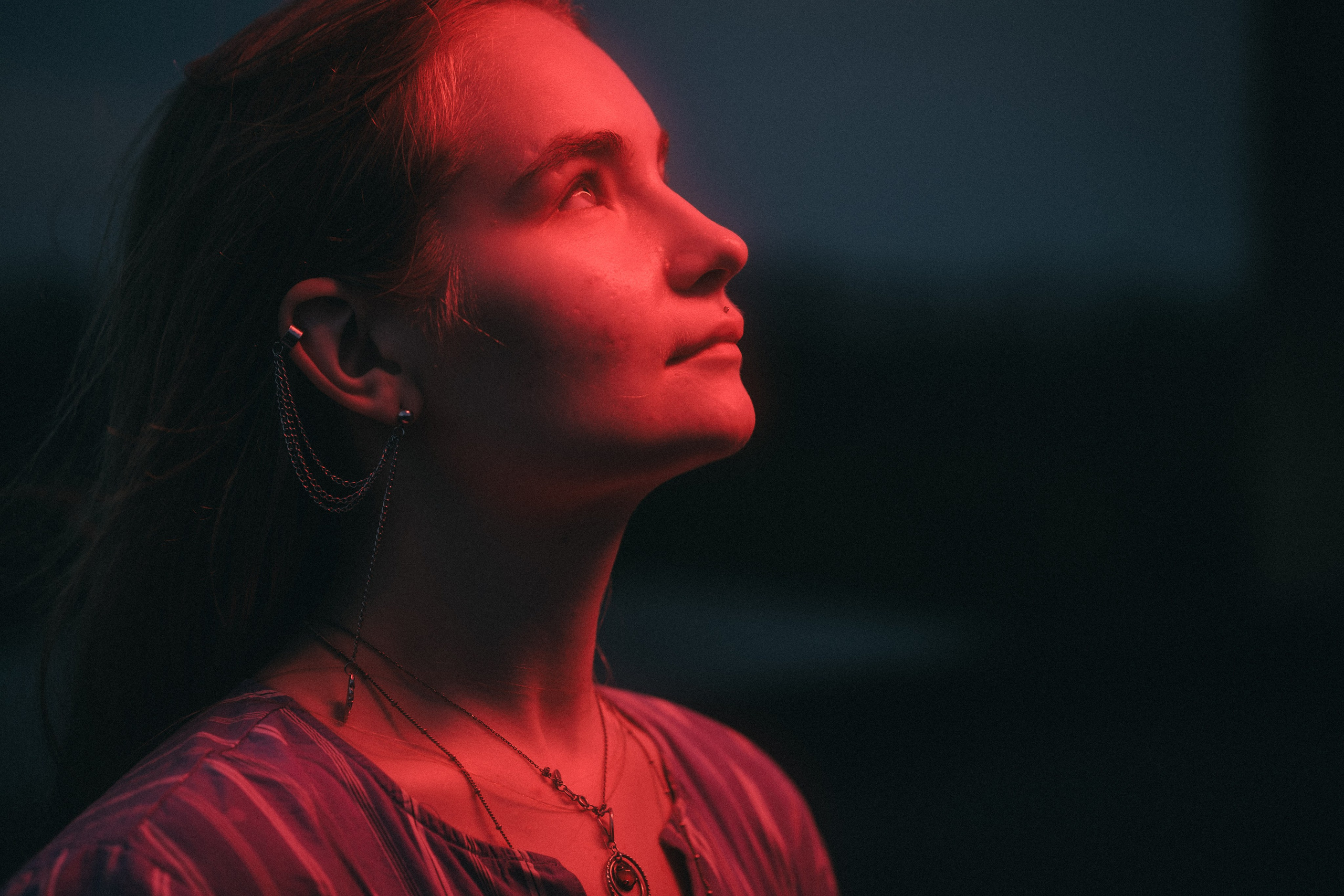 Яна, фрагменты и цветной свет. Фотограф в Москве Максим Скоробогатов