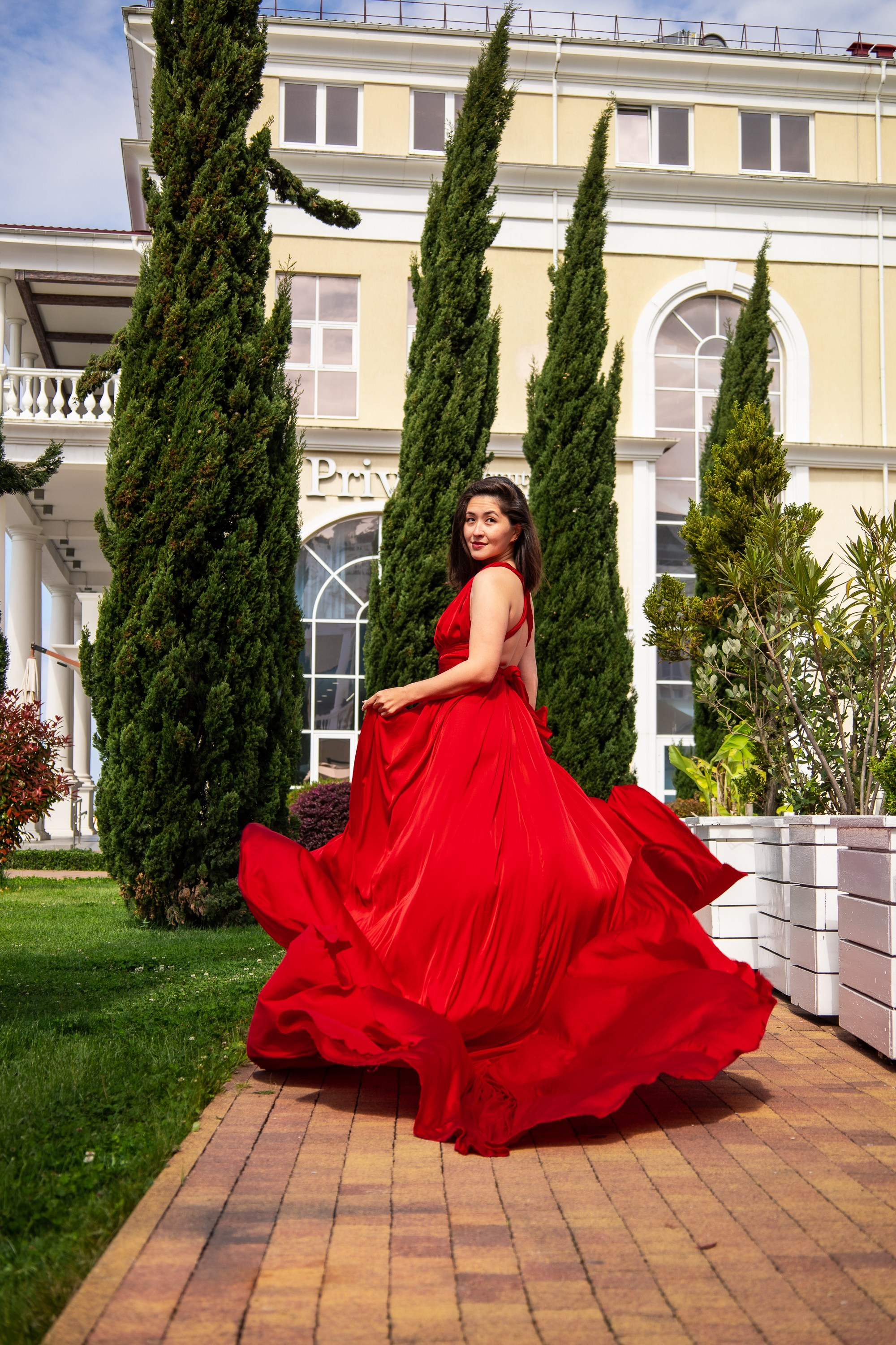 Летящее платье. Семейный и Свадебный фотограф в Сочи