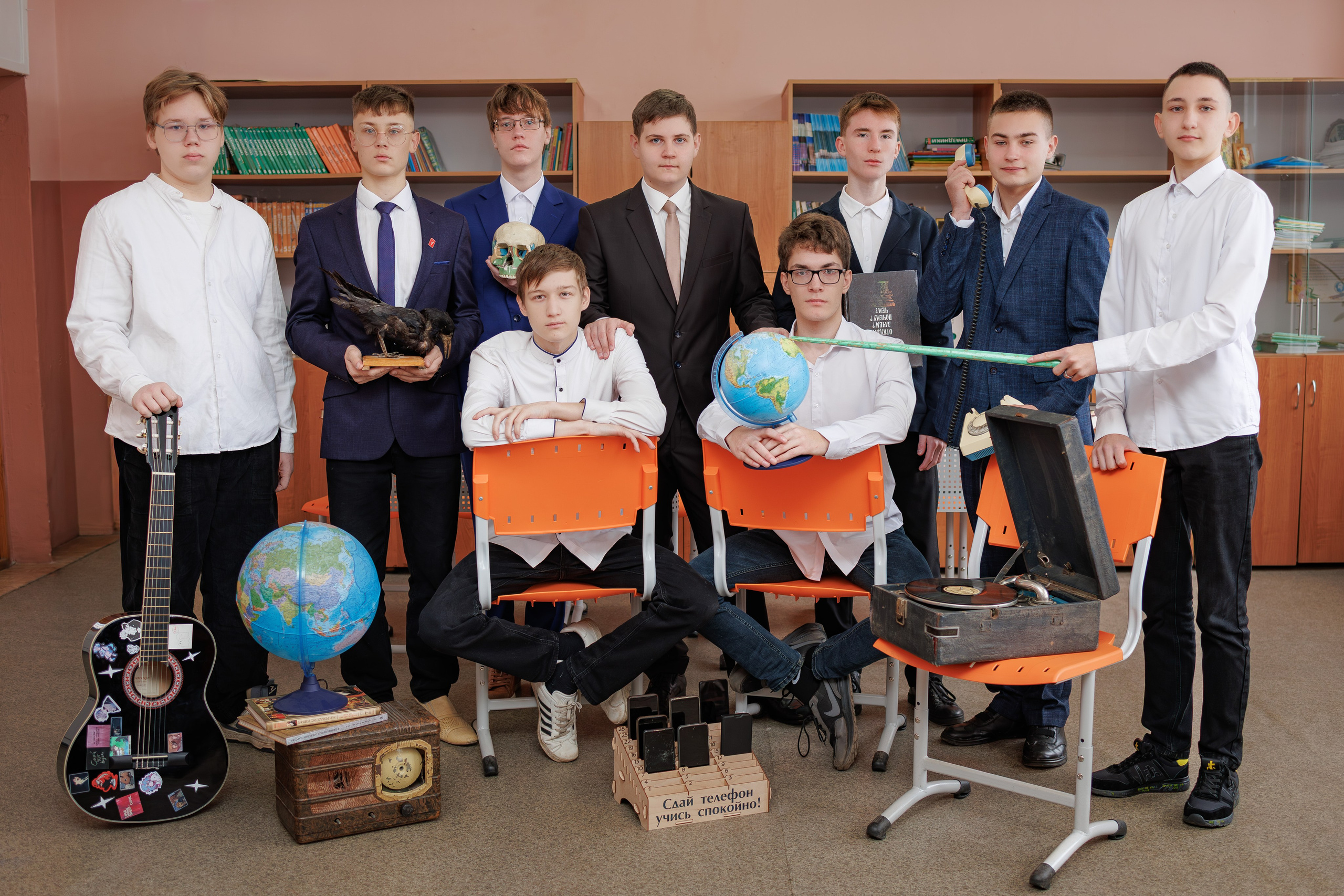 Позы для школьной фотосессии. Фотограф Медногорск Кувандык Оксана Шерехода свадебные, семейные, индивидуальные, школьные фотосессии. Печать фотоальбомов