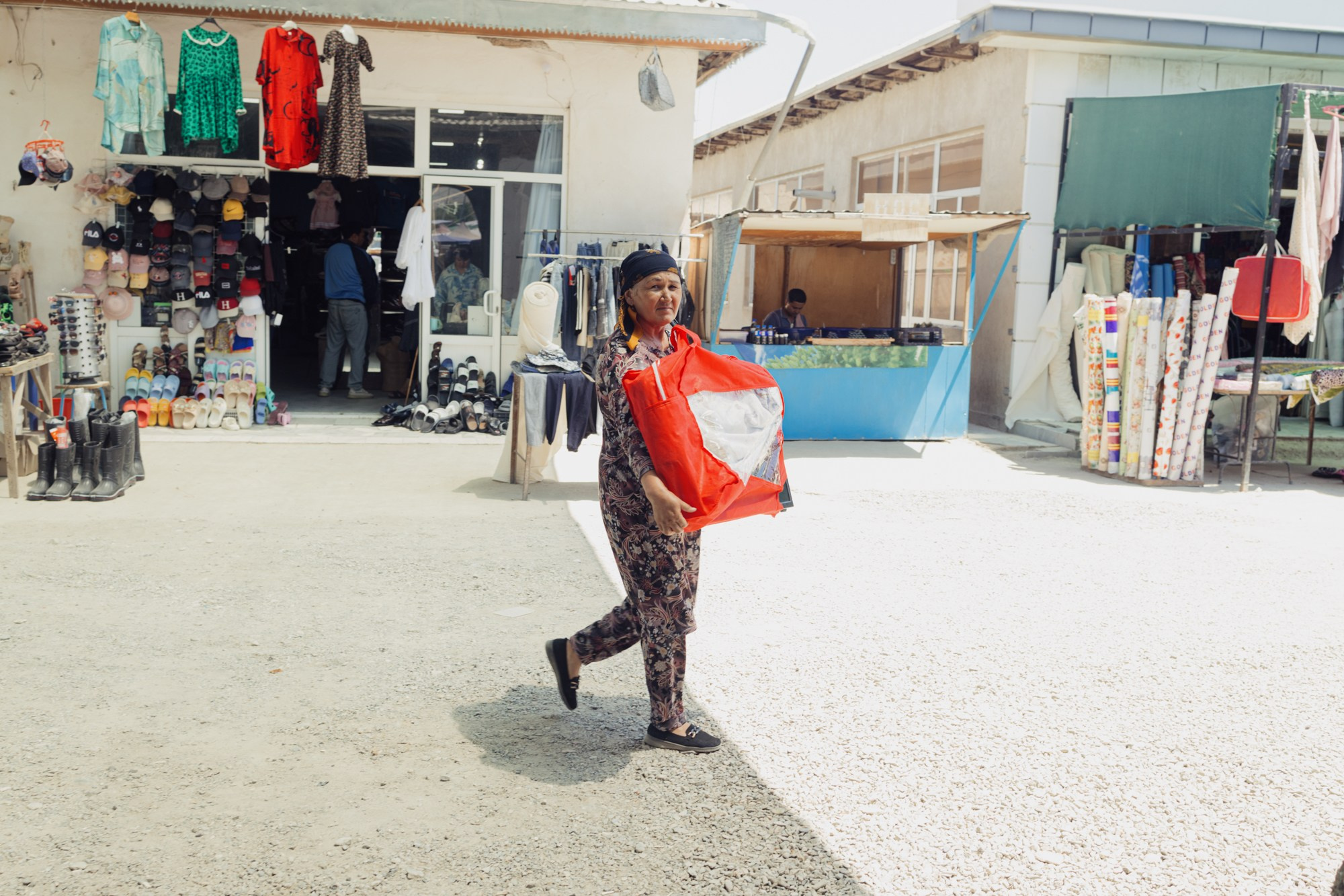 Uzbekistan daily. Commerce & art photographer