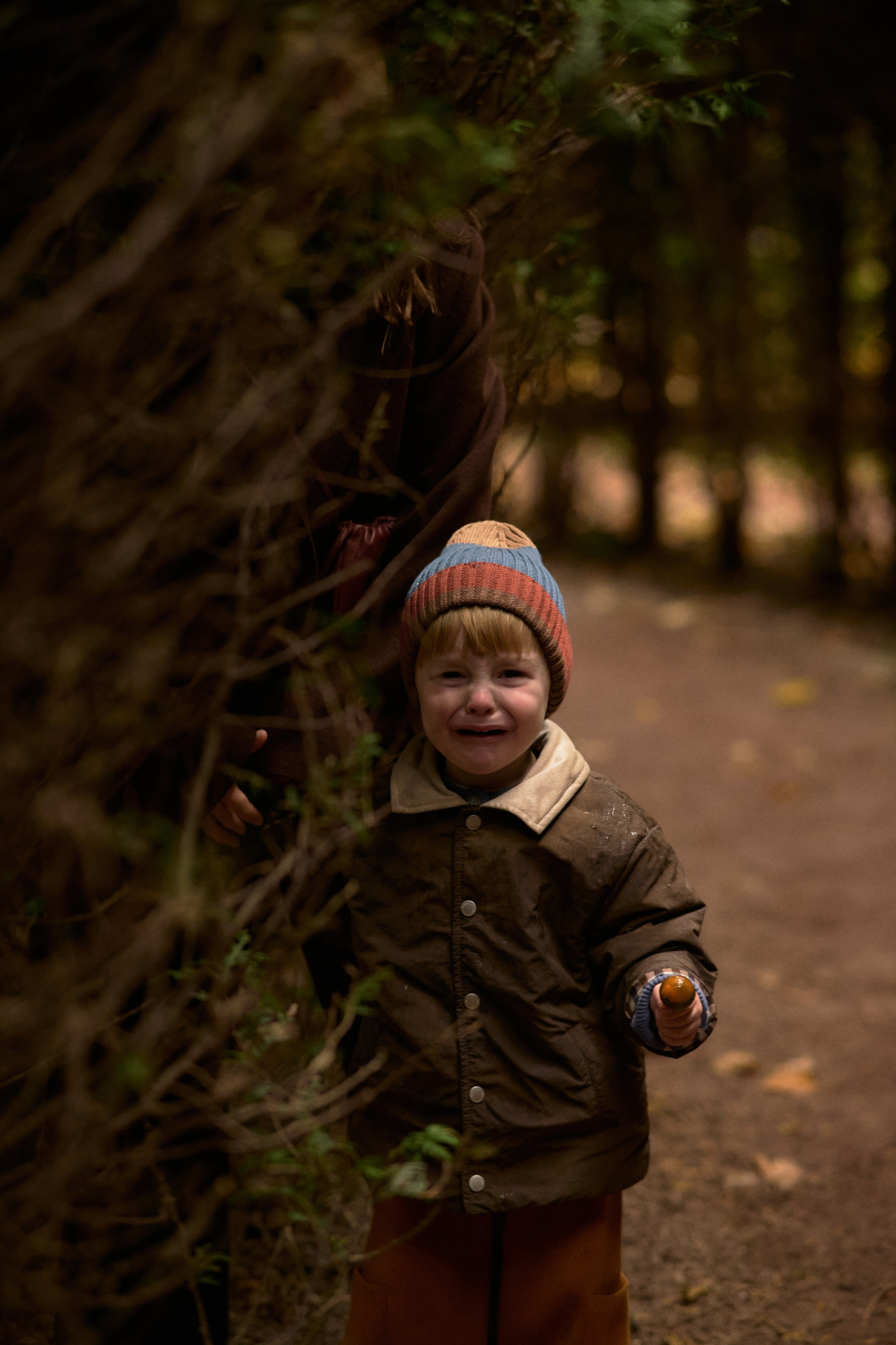 Света и Илюша под дождём. Семейный и свадебный lifestyle-фотограф в Москве Мария Петрова