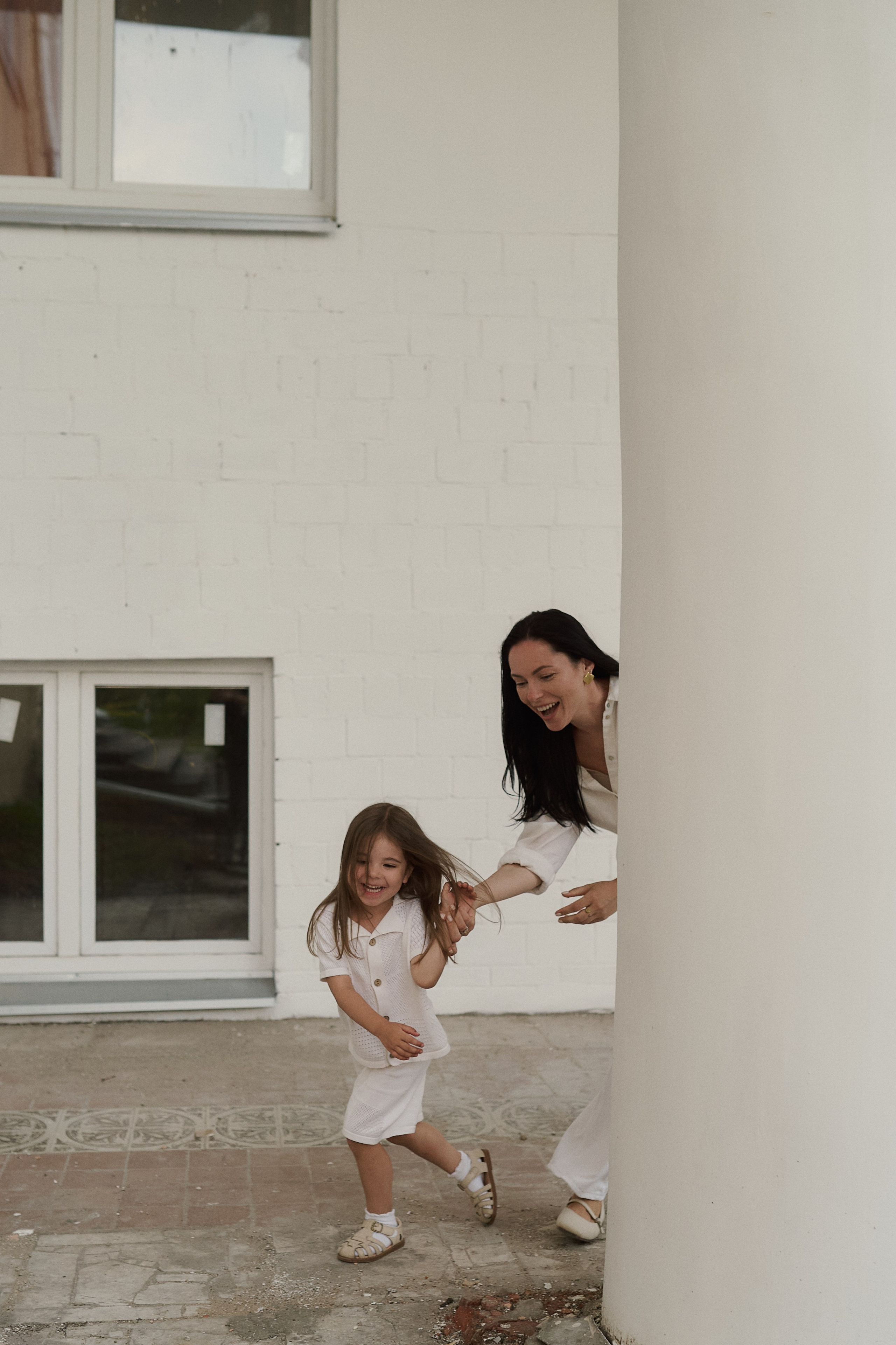 Рохус, Юля и Оливия в парке Останкино. Семейный и свадебный lifestyle-фотограф в Москве Мария Петрова