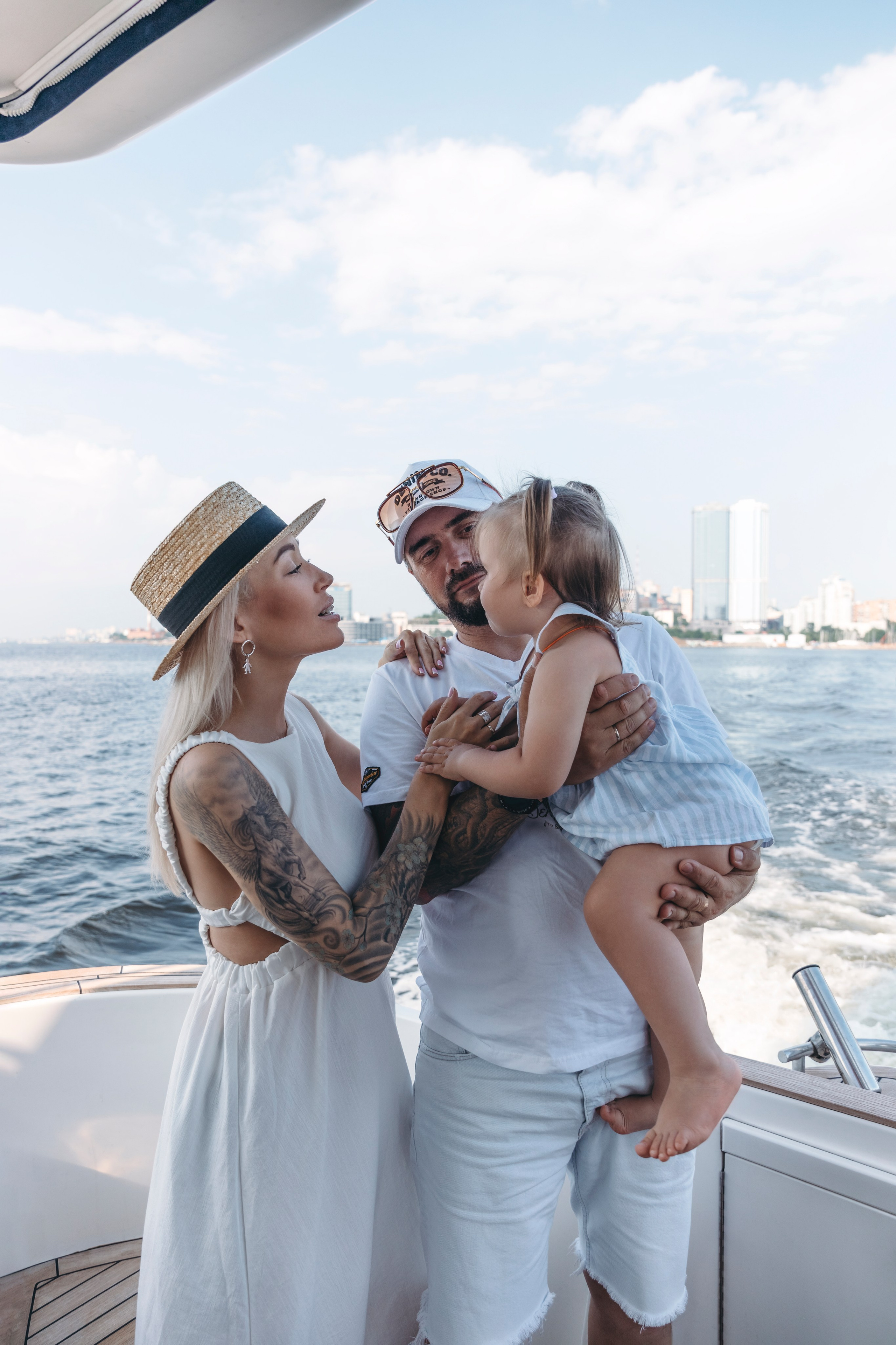 Юля Миша Саша. Главная