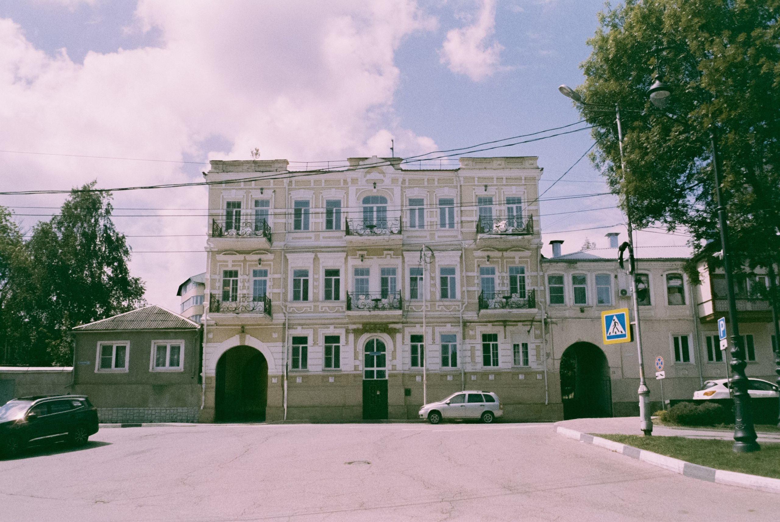 Кисловодск 11 мая / Fujicolor Superia 200 (просрочка) / Minox 35GT