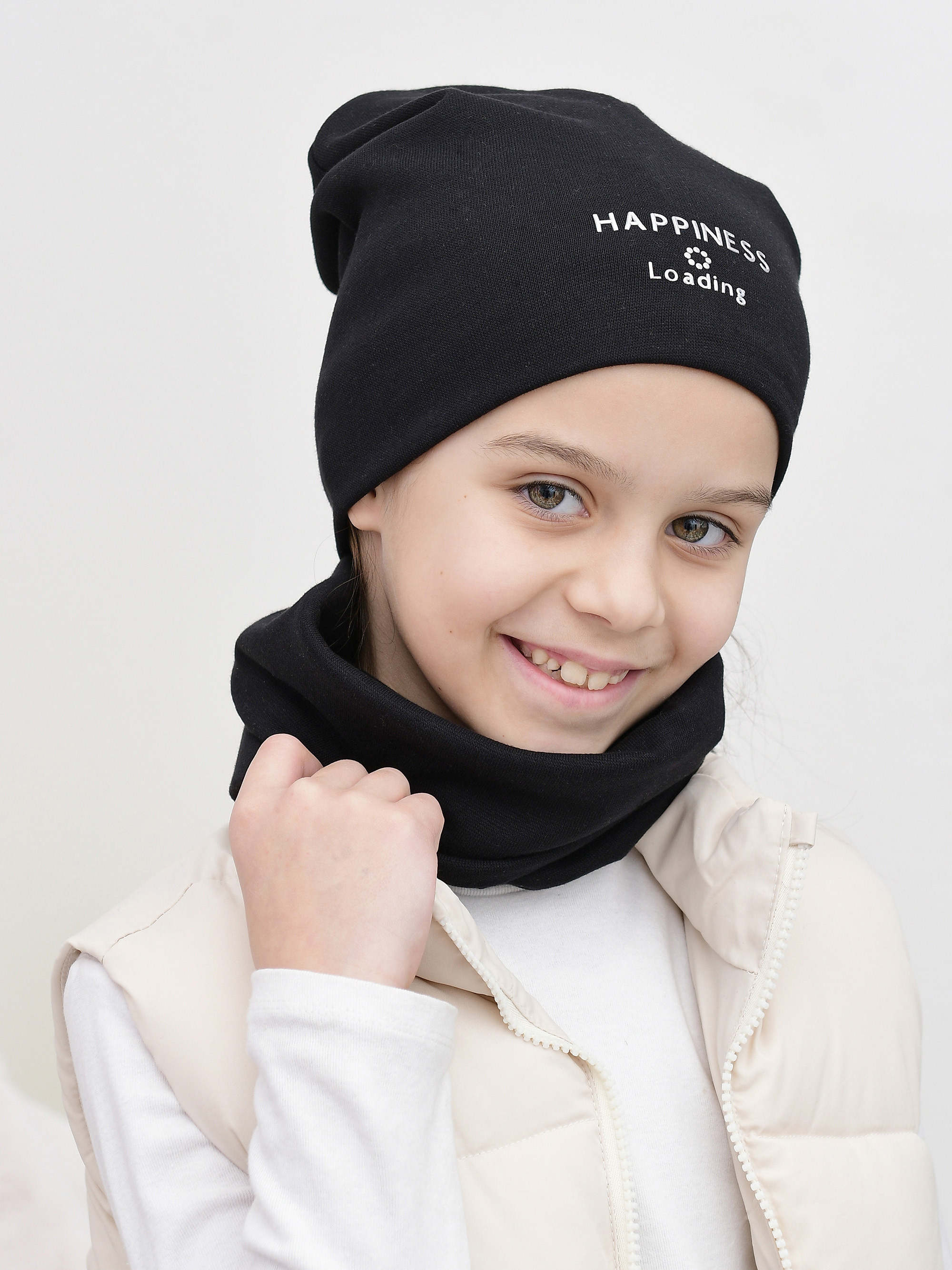 Чёрная шапка и снуд для детей.