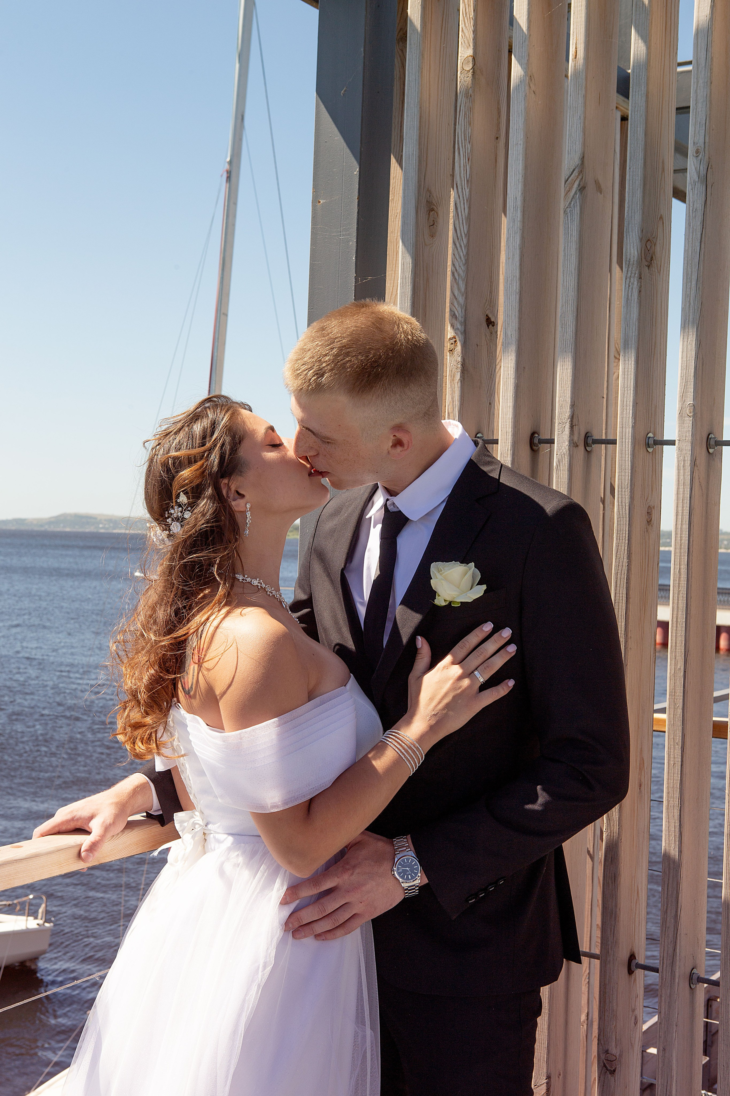 Свадебная фотосессия на пироне: Дарья и Артём. Свадебный и предметный фотограф Ренат Каламперов