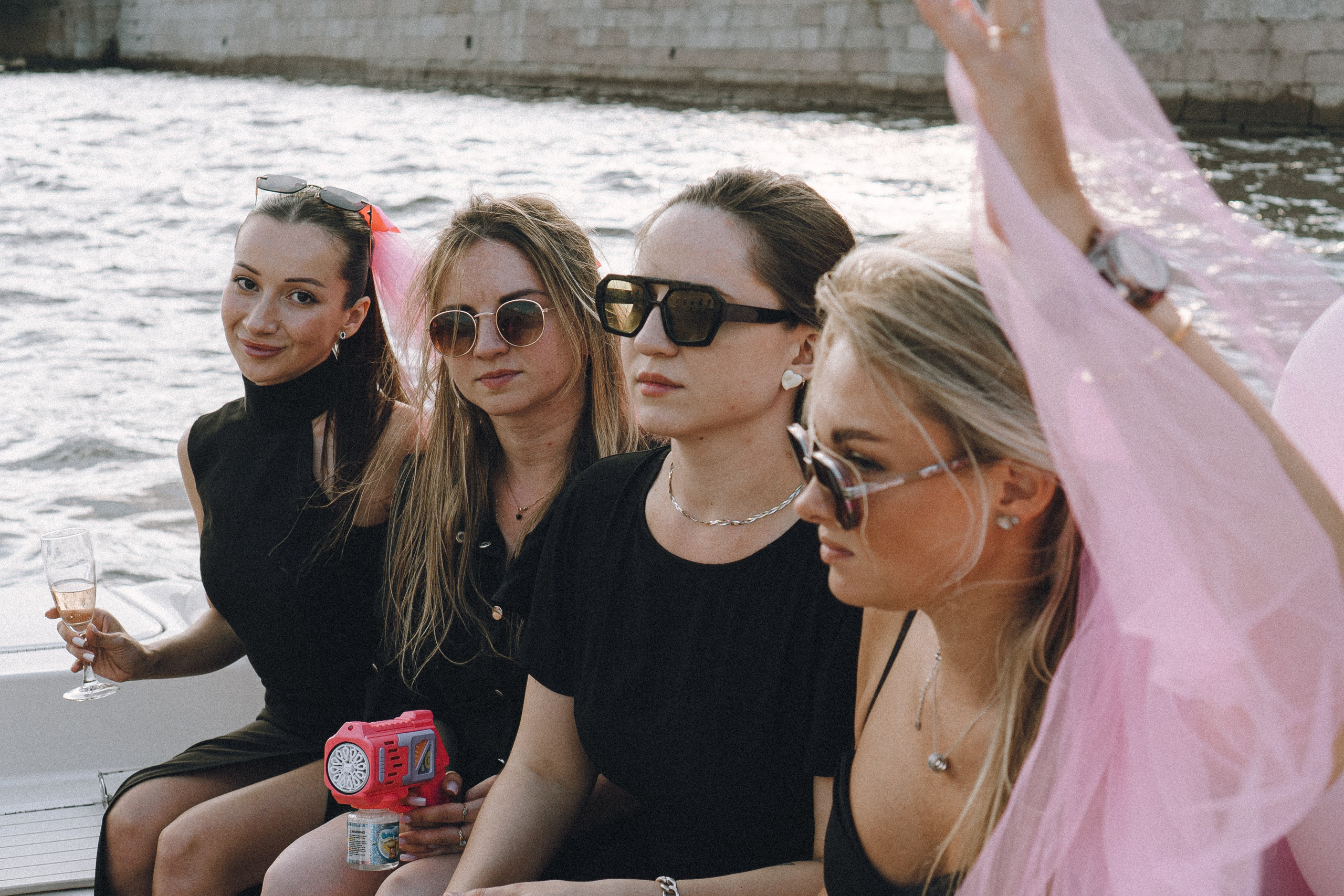 ДЕВИЧНИК НА КАТЕРЕ. Профессиональный фотограф, Санкт-Петербург — Виктория Богомолова