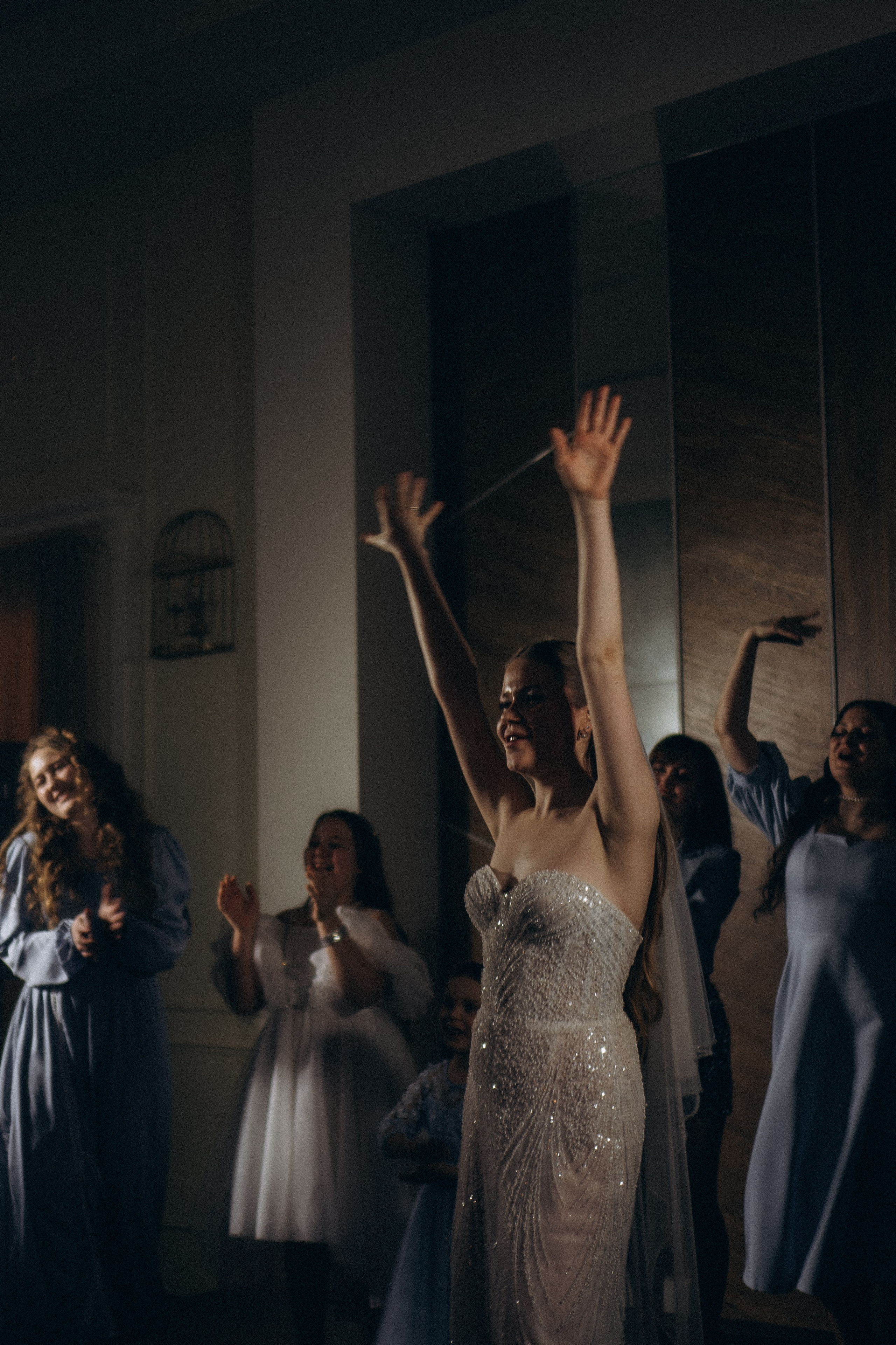 СВАДЕБНАЯ СЬЕМКА СБОРОВ В ОТЕЛЕ И ВЫЕЗД НА ЦЕРЕМОНИЮ (СНЯТО В СИБИРЕ В НИЖНЕВАРТОВСКЕ). Профессиональный фотограф, Санкт-Петербург — Виктория Богомолова