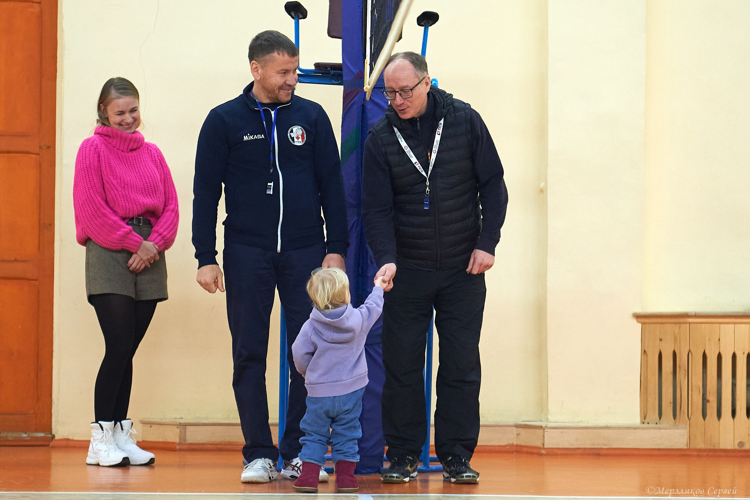 Новогодний турнир по волейболу. Ижевск. 15.12.2023. Спортивный репортажный фотограф в Ижевске Сергей Мерзляков