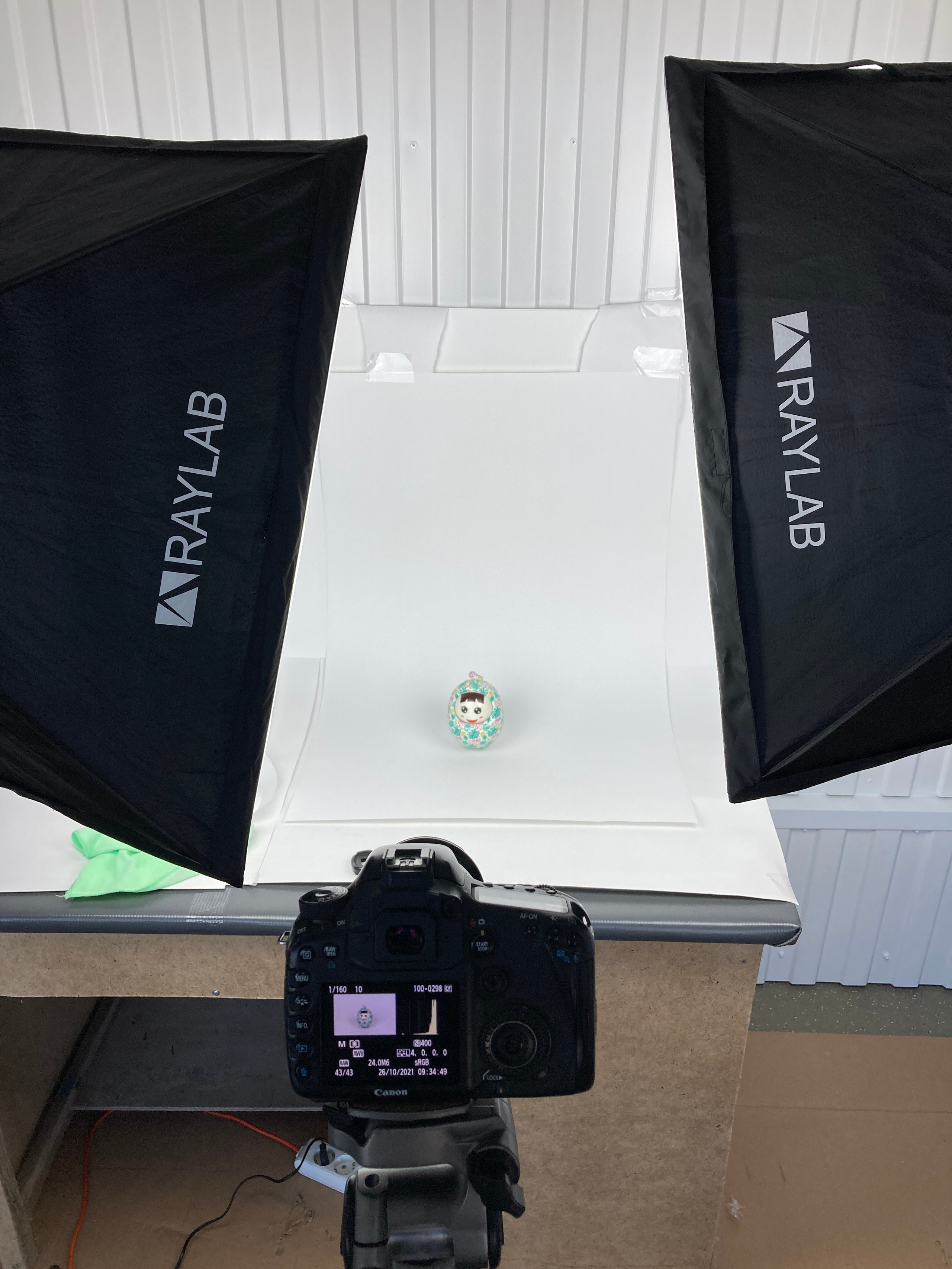 Backstage. Предметный фотограф в Симферополе Антон Катунин