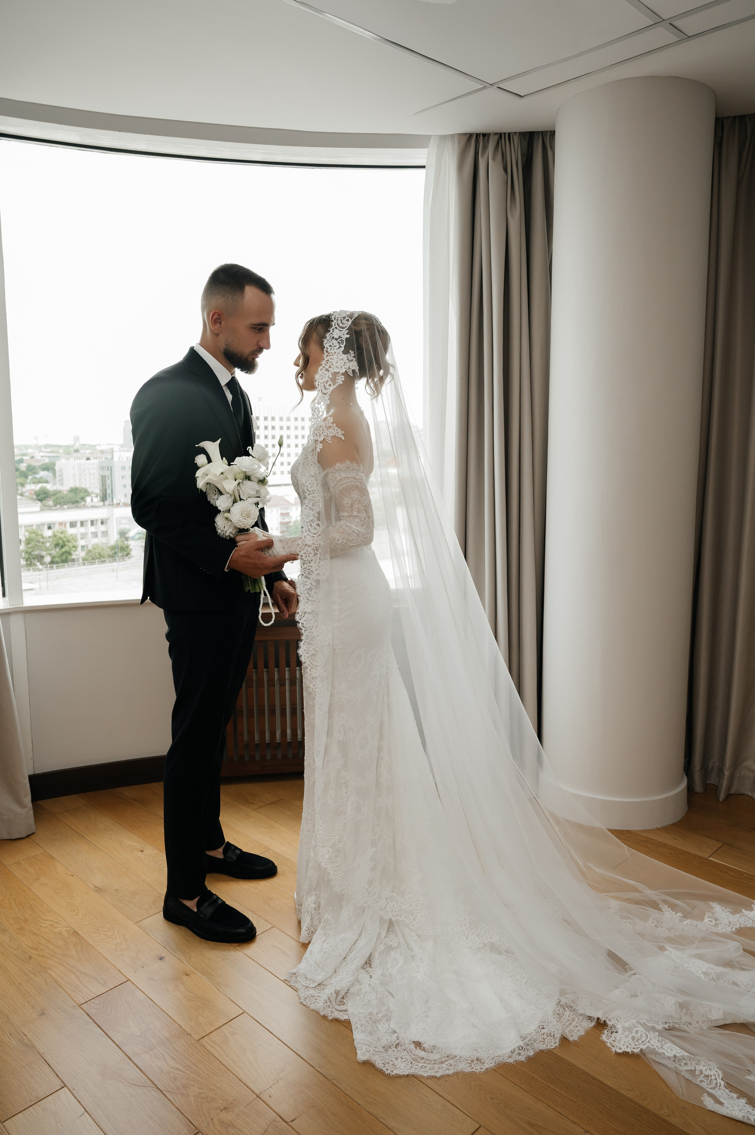 Свадьба (утро в отеле). Свадебный и семейный фотограф в Краснодаре Алина Мельник