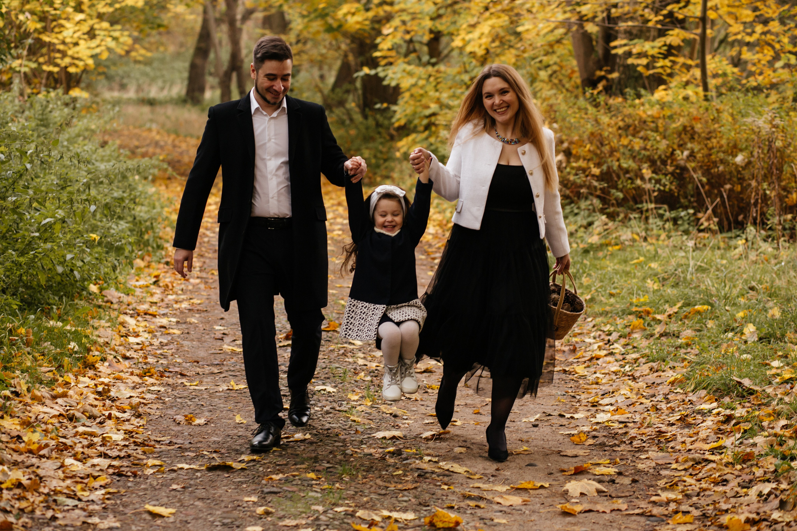 Марта, Евгений и Тая. Осенняя прогулка. Семейный фотограф в Калининграде Анастасия Юрина