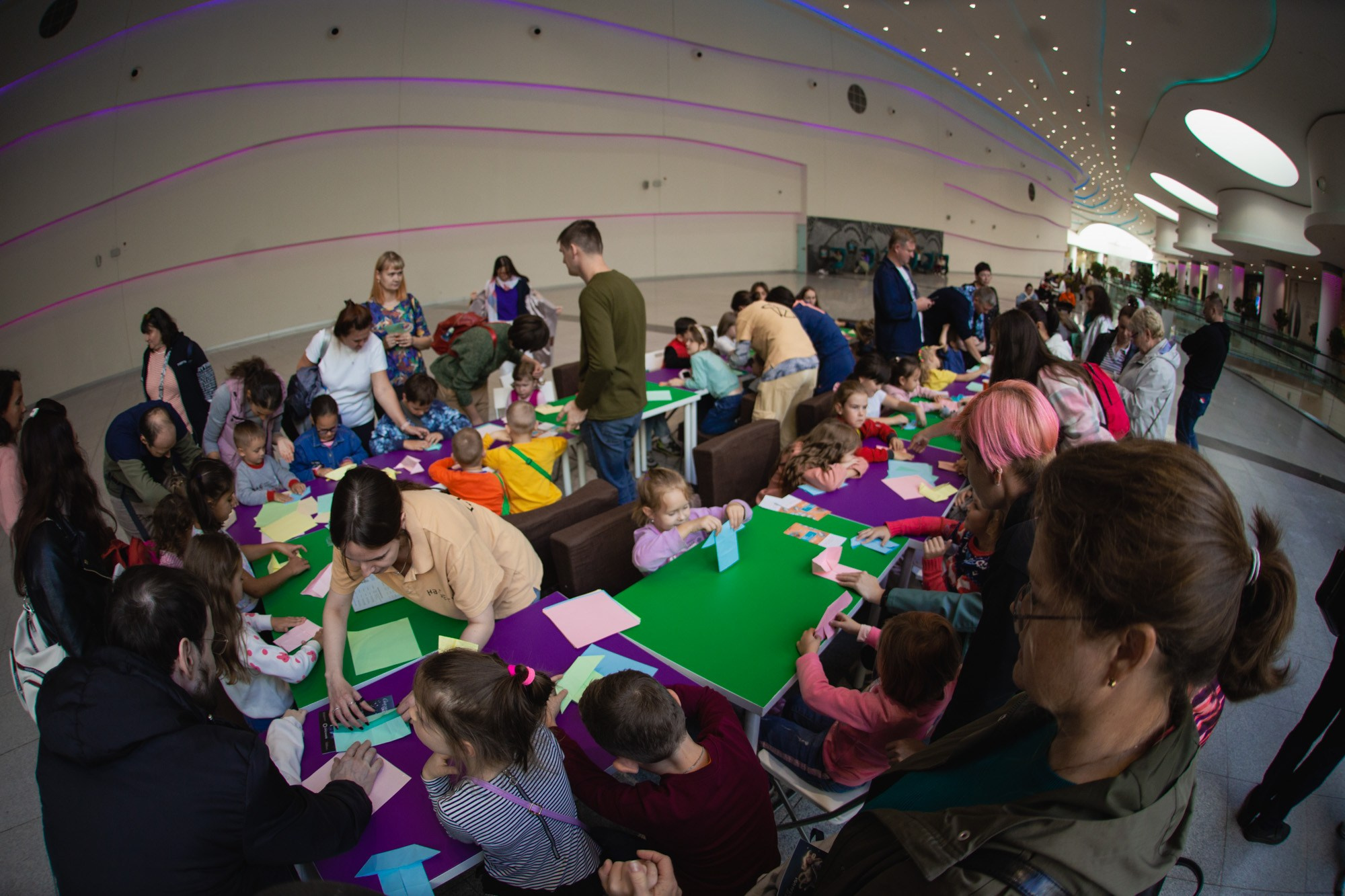 Сказка в ТЦ Океания. Репортажный и концертный фотограф в Москве Анастасия Осень