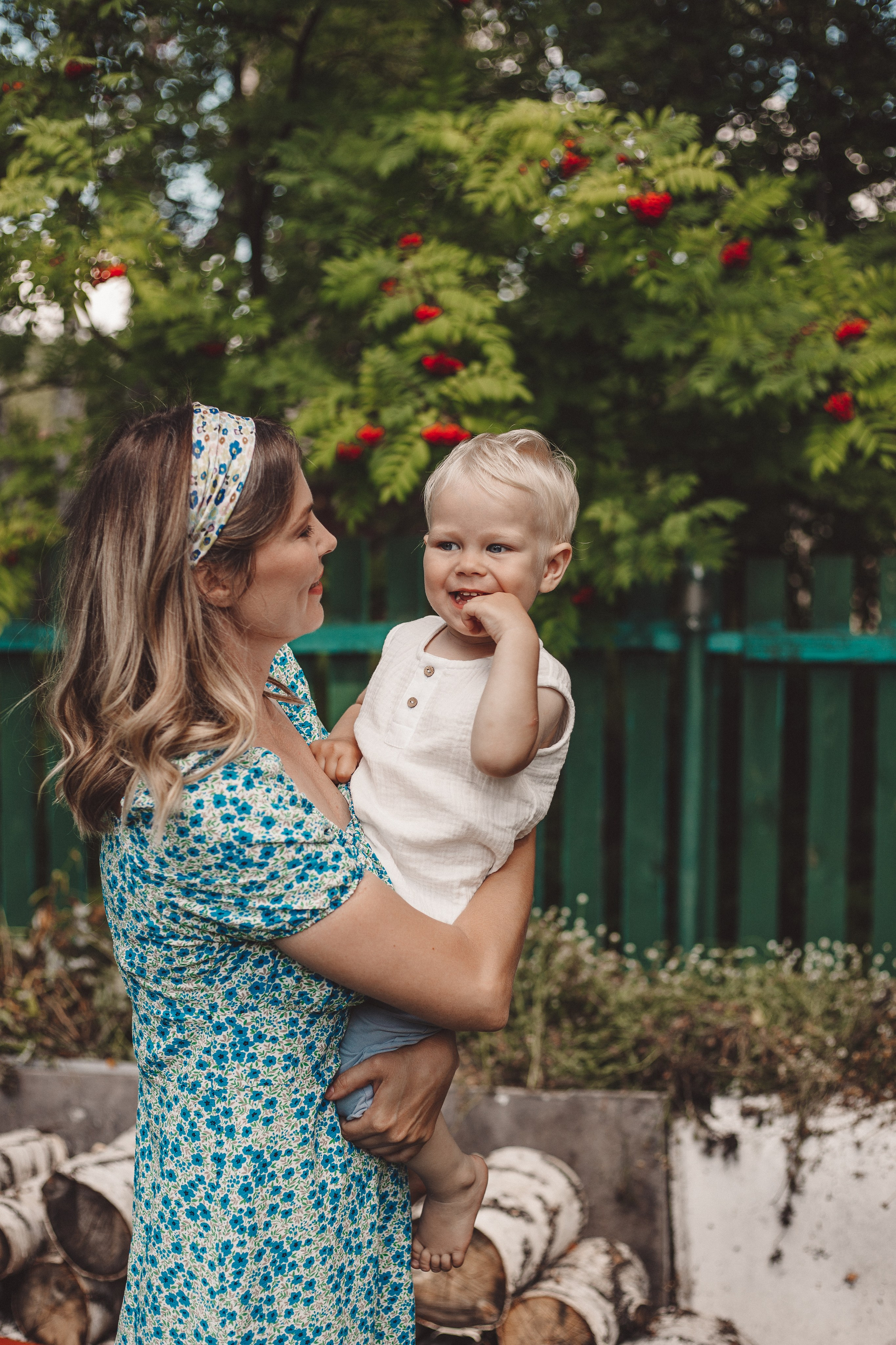 Семейная фотосессия - Люба и Платон: дачное детство. Семейный и женский фотограф Кемерово Мария Степ