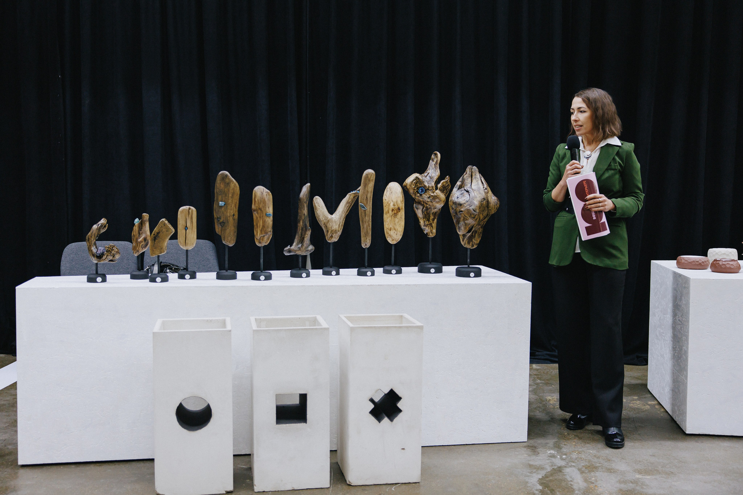 Выставка СТО ВЕЩЕЙ В ИНТЕРЬЕРЕ. Фотограф Иркутск Антипин Сергей