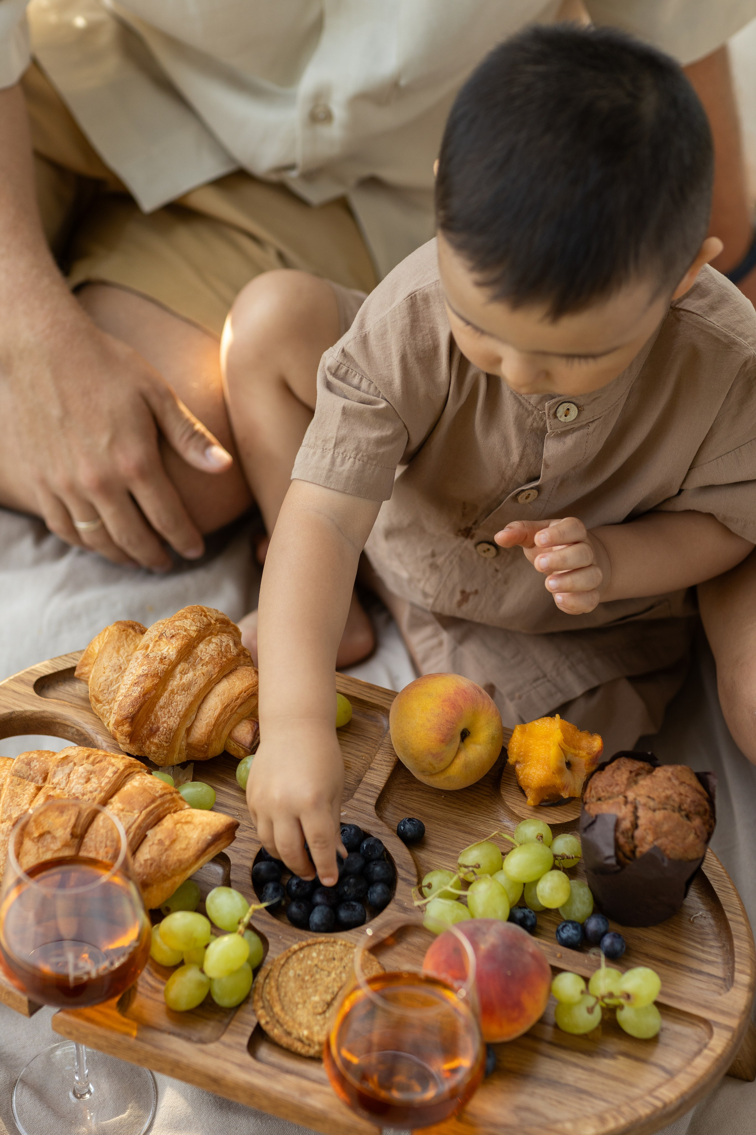 1 месяц Саше — летний пикник в парке. Семейный и детский фотограф в Москве Олеся Маркина