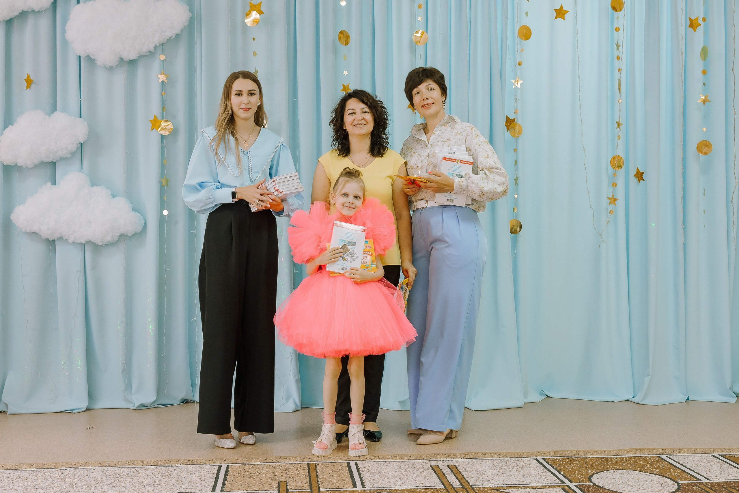 Выпускной в ДС -29. Выпускные альбомы Натальи Бутко: Новороссийск, Анапа, Геленджик