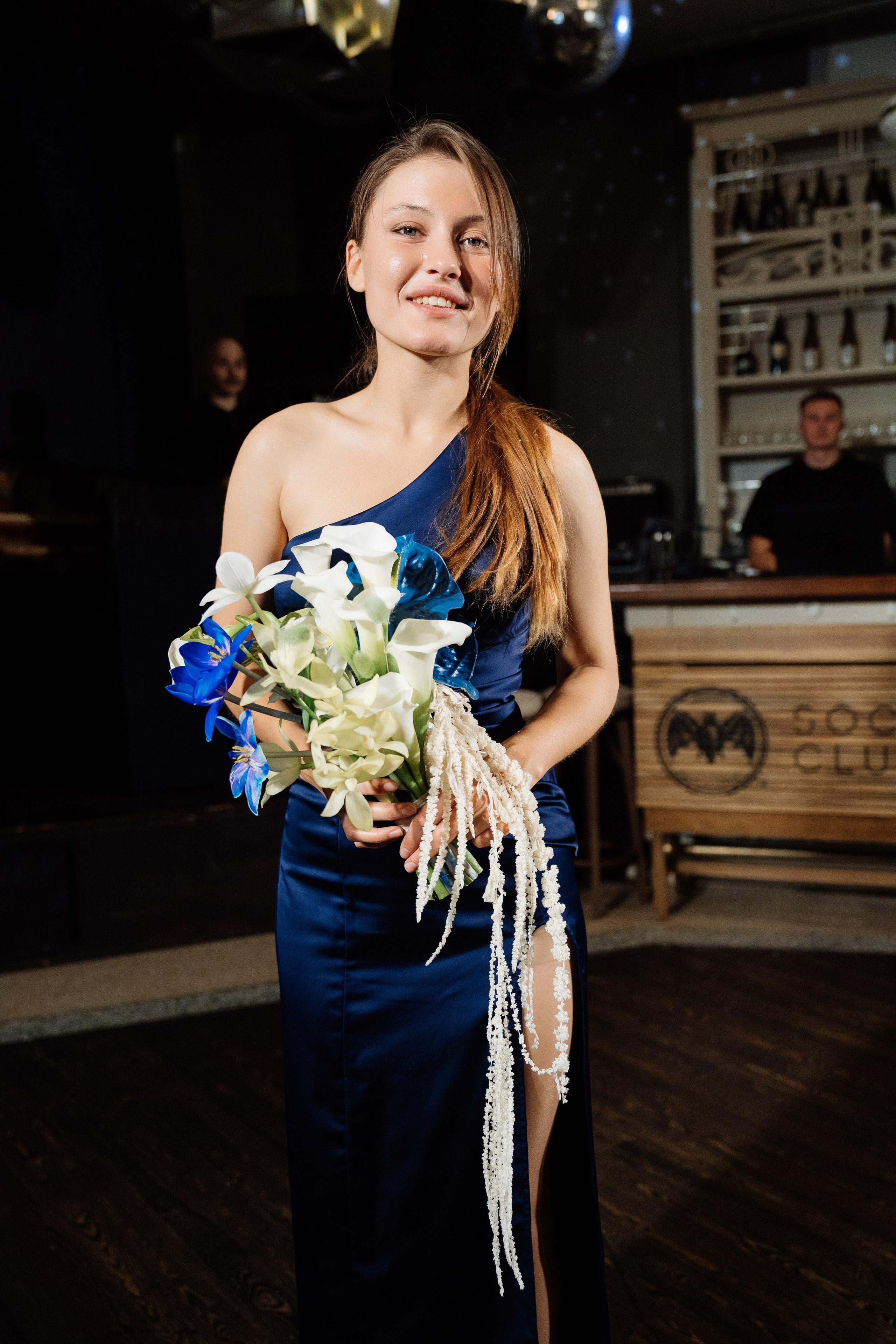 Свадьба в сошиал клабе. Свадебный фотограф организатор в Санкт-Петербурге Ассоль Опарина