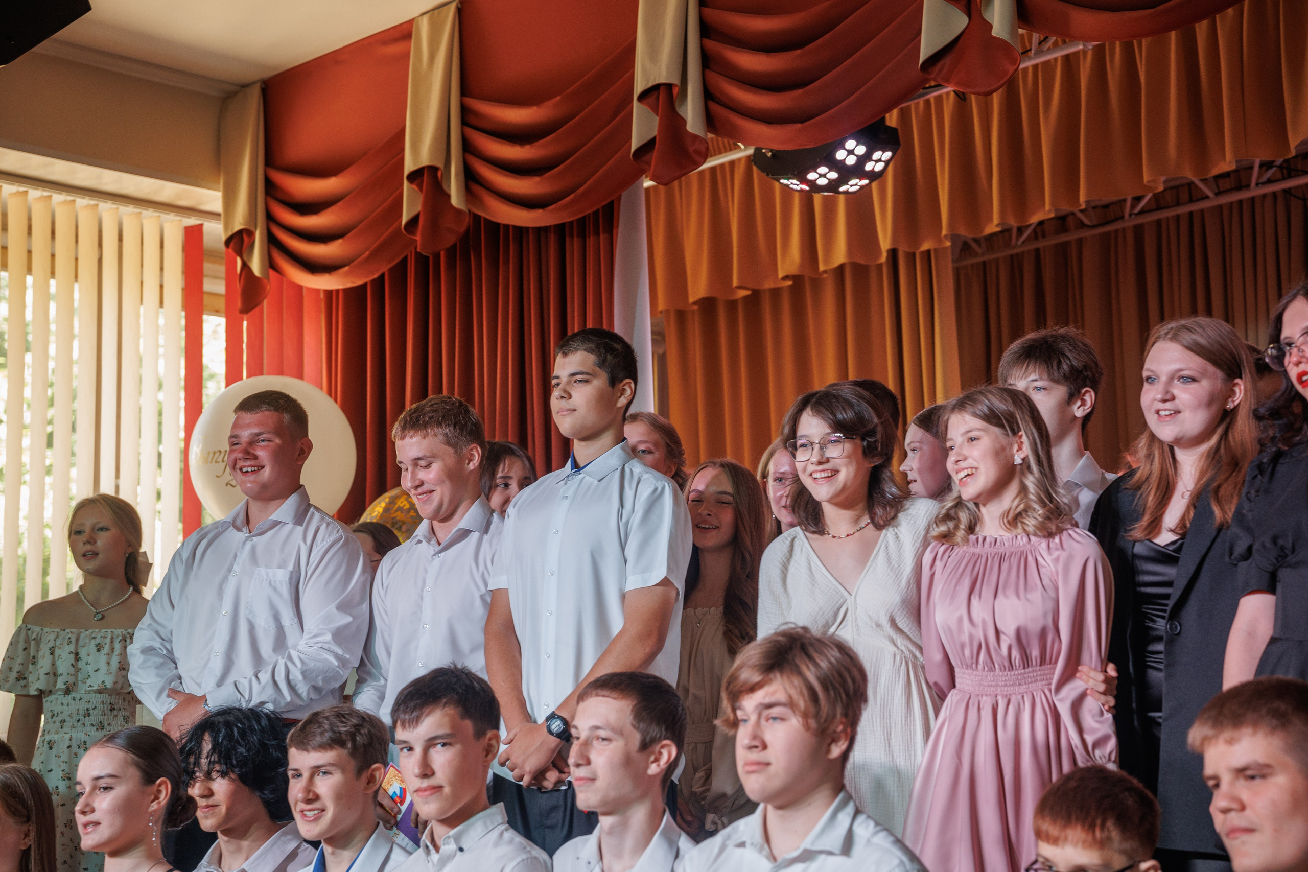 Вручение аттестатов. Свадебный и семейный фотограф в Новосибирске Ирина Дорошкова